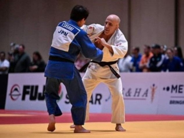 Mestre de Judo da Academia Militar é tetracampeão mundial de veteranos