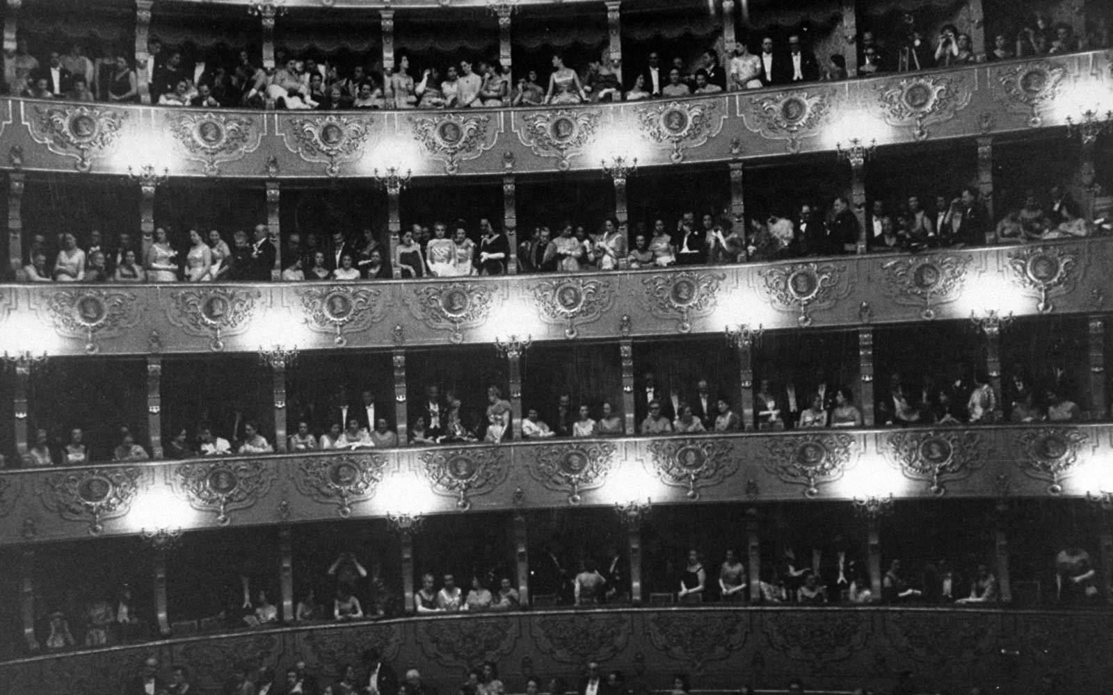 Governo aprova contratos-programa com teatros nacionais com verba total de 79,5 milhões