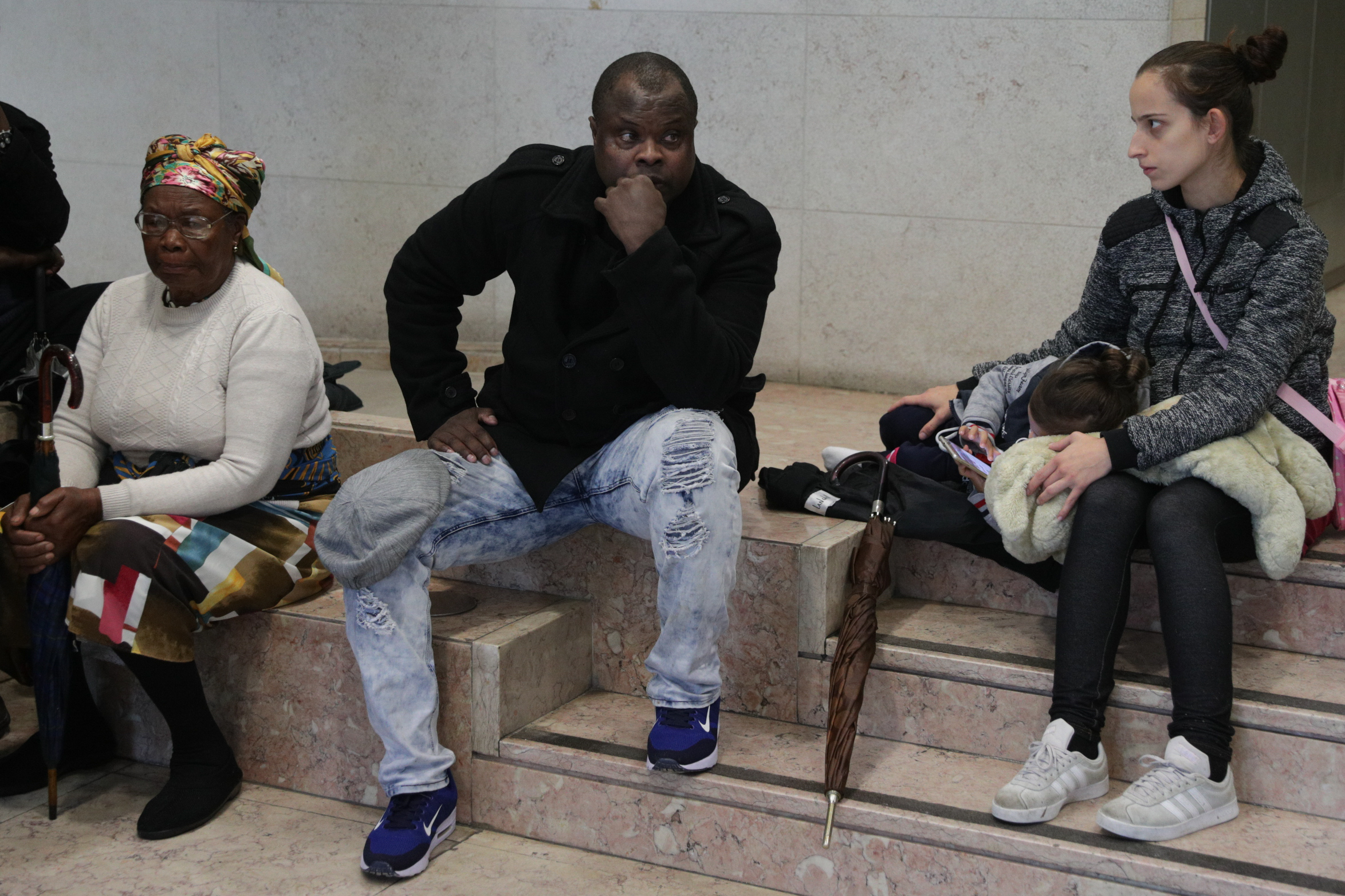 Famílias em risco de despejo abandonaram Ministério da Habitação “sem respostas satisfatórias”