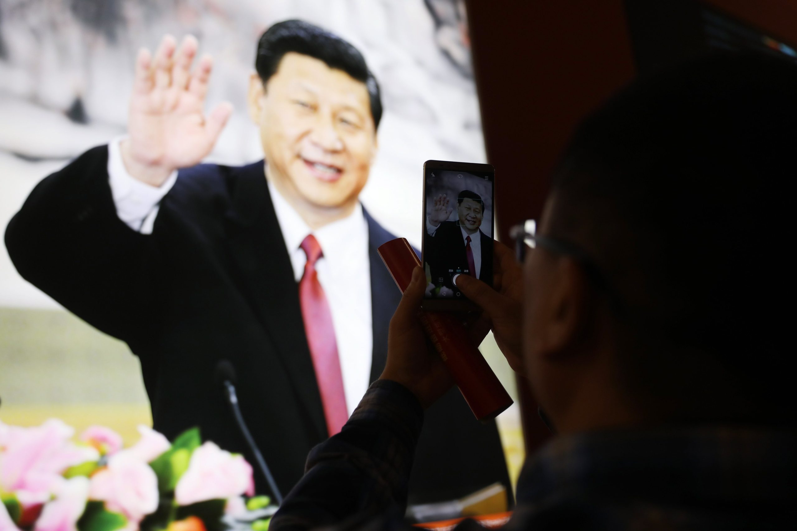 Congresso do Partido Comunista chinês. “É bom viver na China. Todos os dias são feriado!”