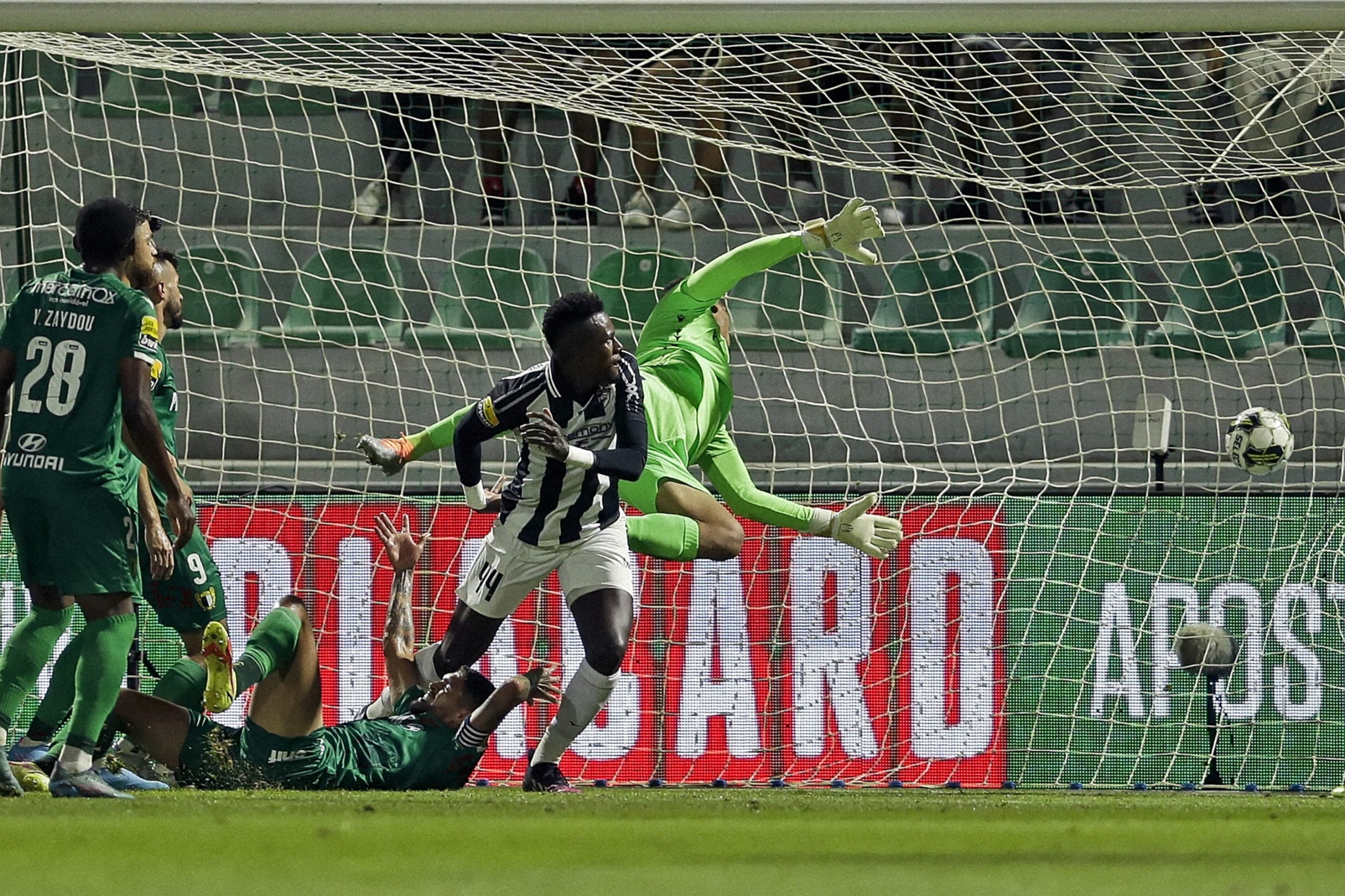Portimonense vence em casa ao Famalicão e iguala FC Porto