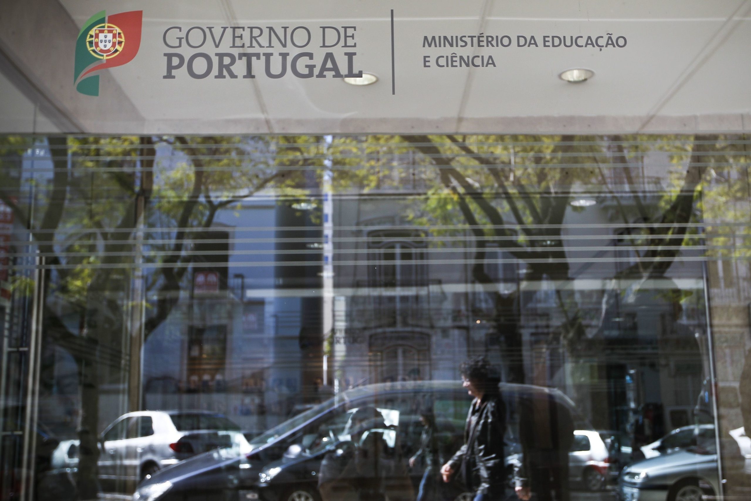 Tutela atenta à situação na Secundária Inês de Castro, Gaia onde pais prometem protestar na segunda-feira
