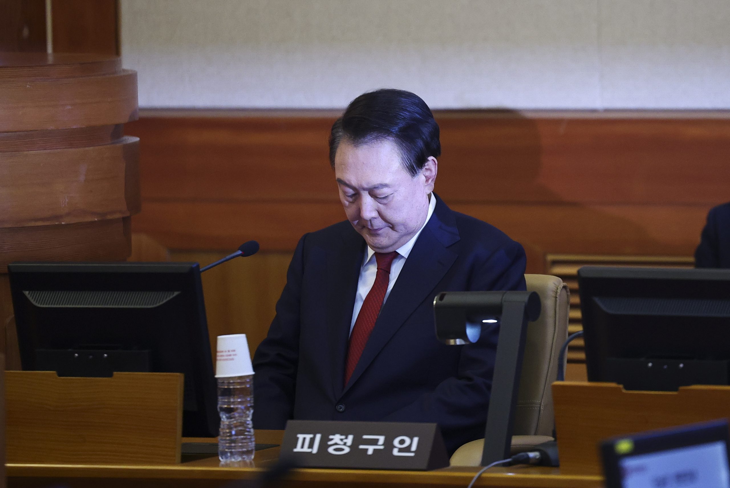Presidente sul-coreano Yoon levado para hospital após depor em tribunal