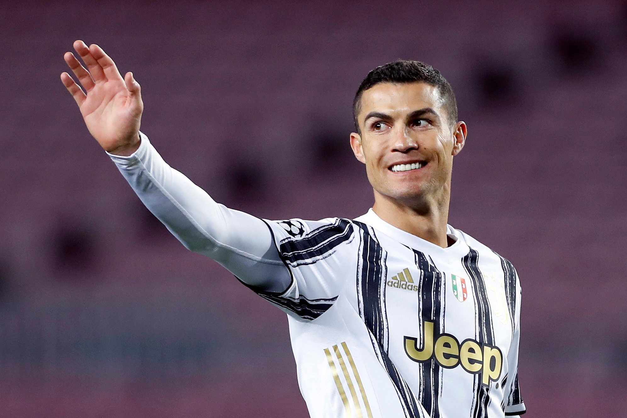 Liga dos Campeões: Ronaldo brilha na ‘casa’ de Messi