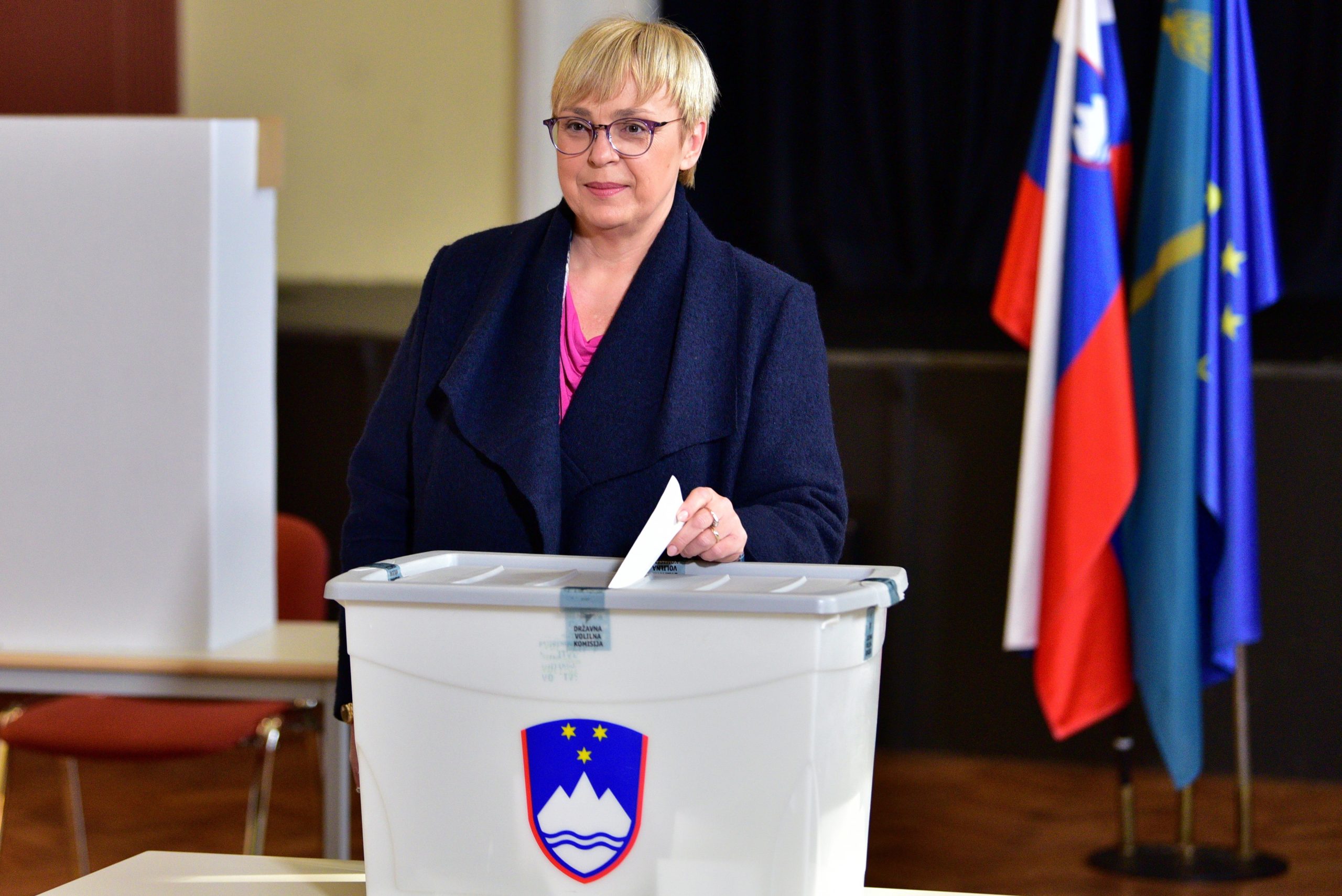 Independente Pirc Musar vence presidenciais na Eslovénia