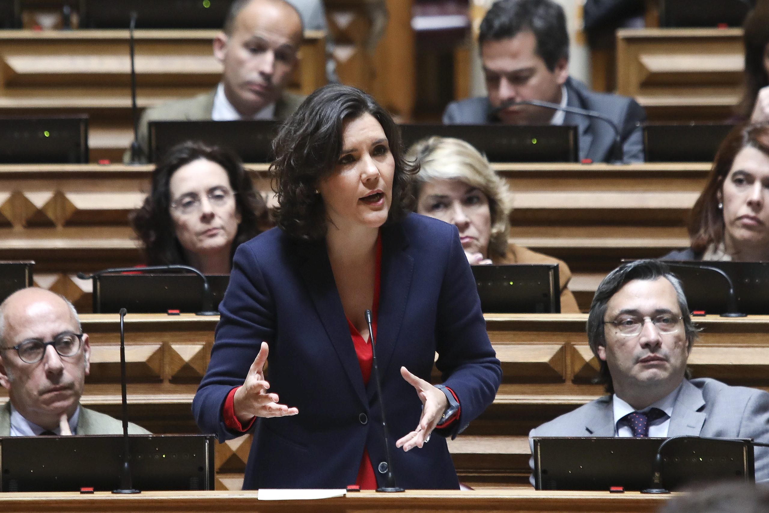 Cristas acusa Governo de “borla fiscal” e diz que só à EDP foram 174 milhões de euros
