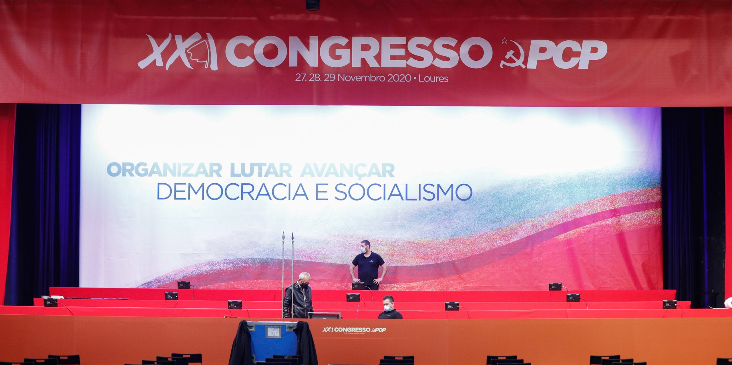 Começou hoje o Congresso do PCP. Afinal, a lei podia ou não proibir a reunião da família comunista?