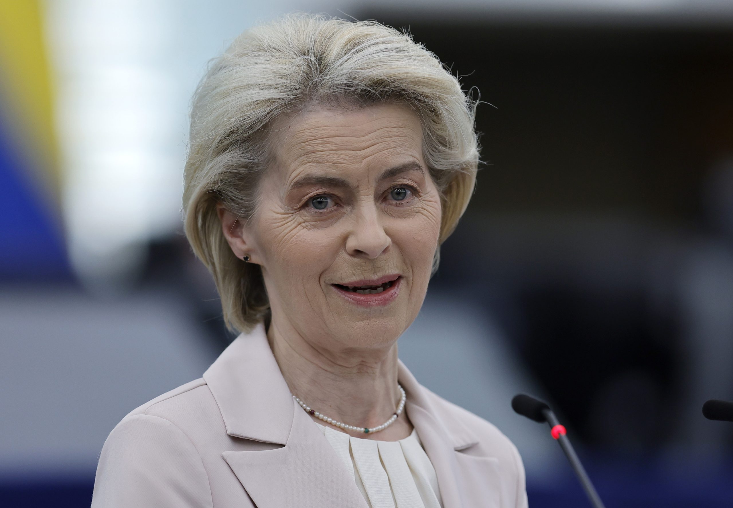 Von der Leyen avisa Xi Jinping que UE “não pode” continuar a aceitar concorrência desleal