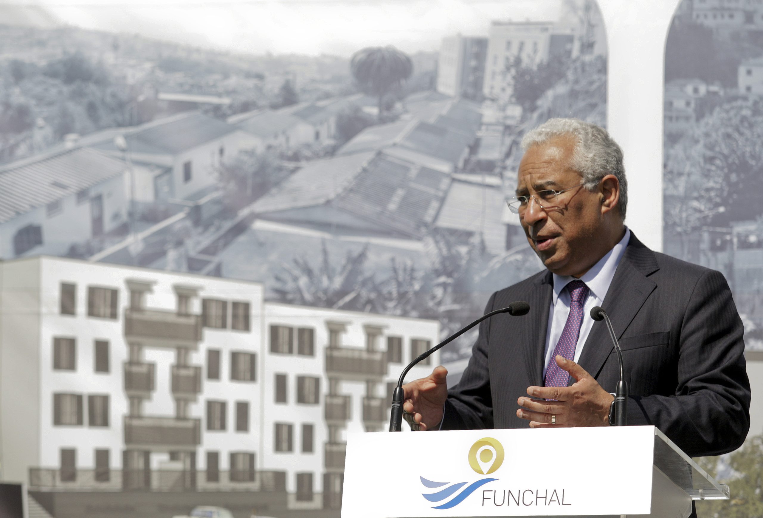 António Costa quer a “simplificação, descentralização e valorização da função pública”
