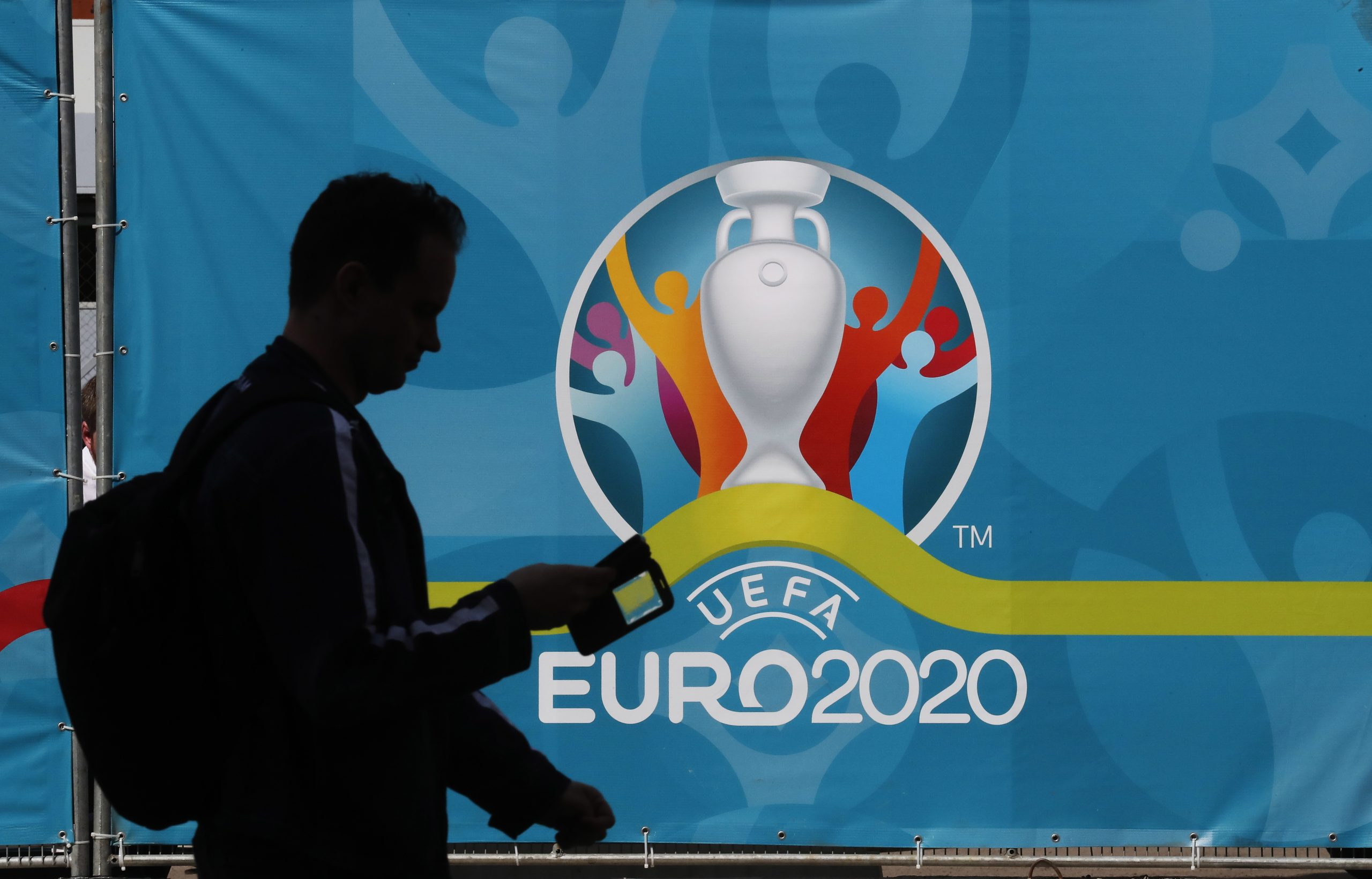 Euro2020: Centro de Prevenção e Controlo de Doenças vai monitorizar torneio