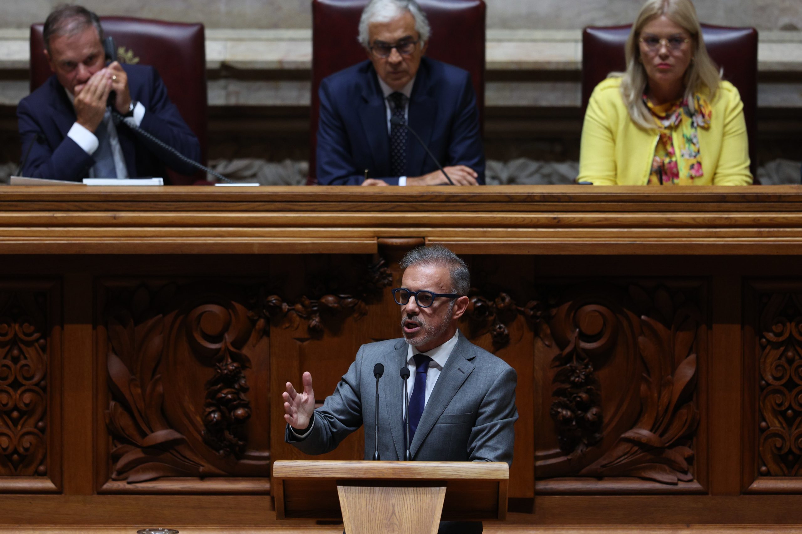 “Deixem-nos continuar a governar.” Pedro Duarte faz pedido no parlamento sobre o Orçamento do Estado