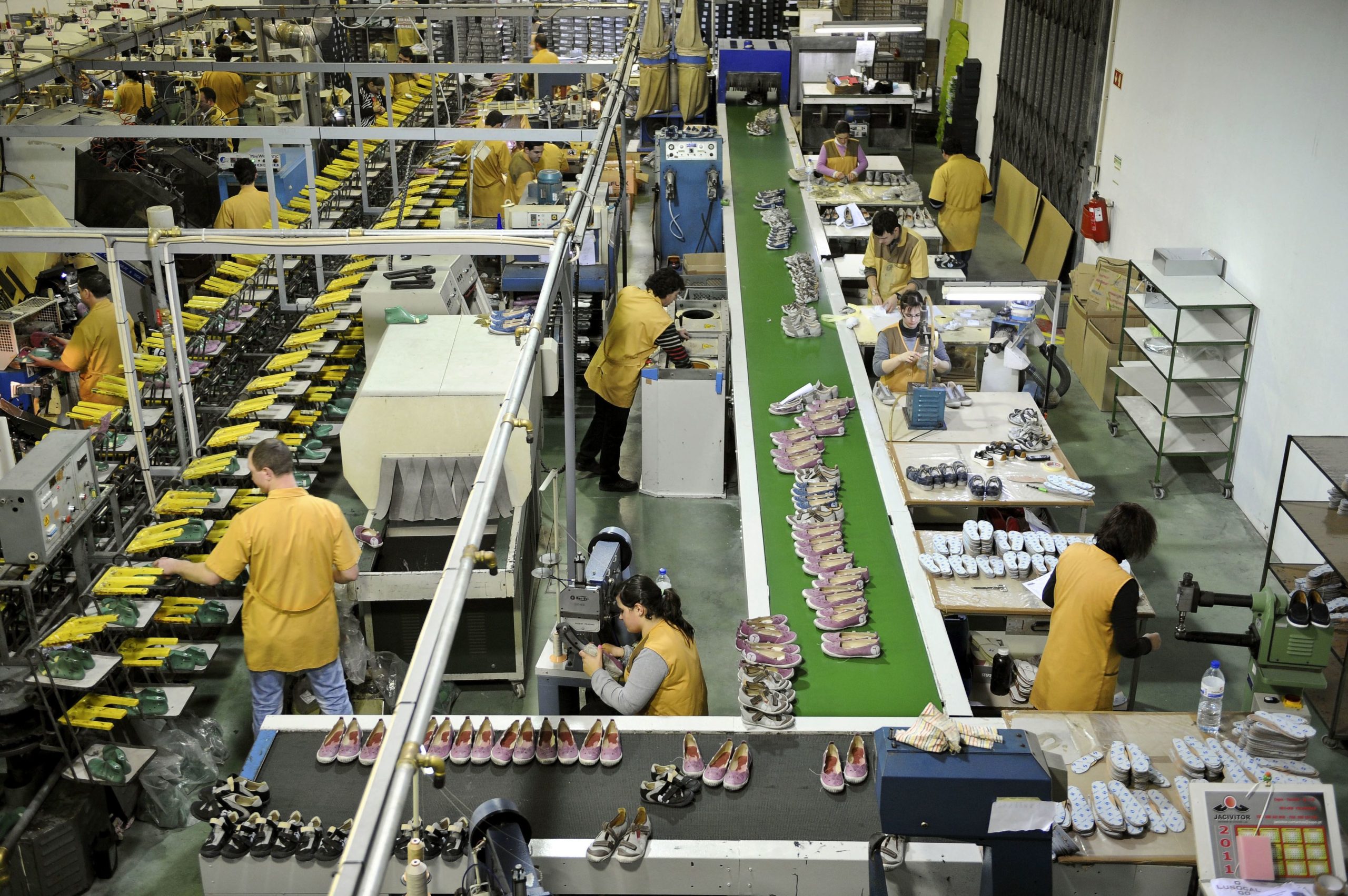 Governo alarga programa Apoiar a empresas de média dimensão. IVA pode ser pago em prestações no início de 2021