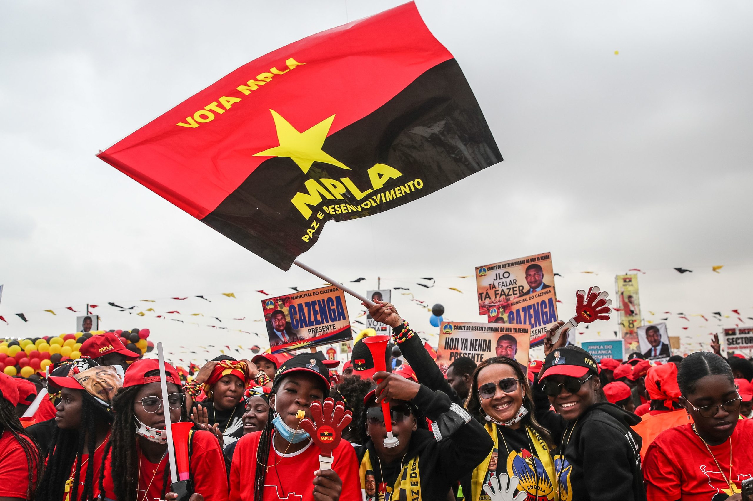 “As filhas andaram distraídas”. MPLA diz que o funeral de Jose Eduardo dos Santos deve realizar-se em Luanda no dia 28 de agosto
