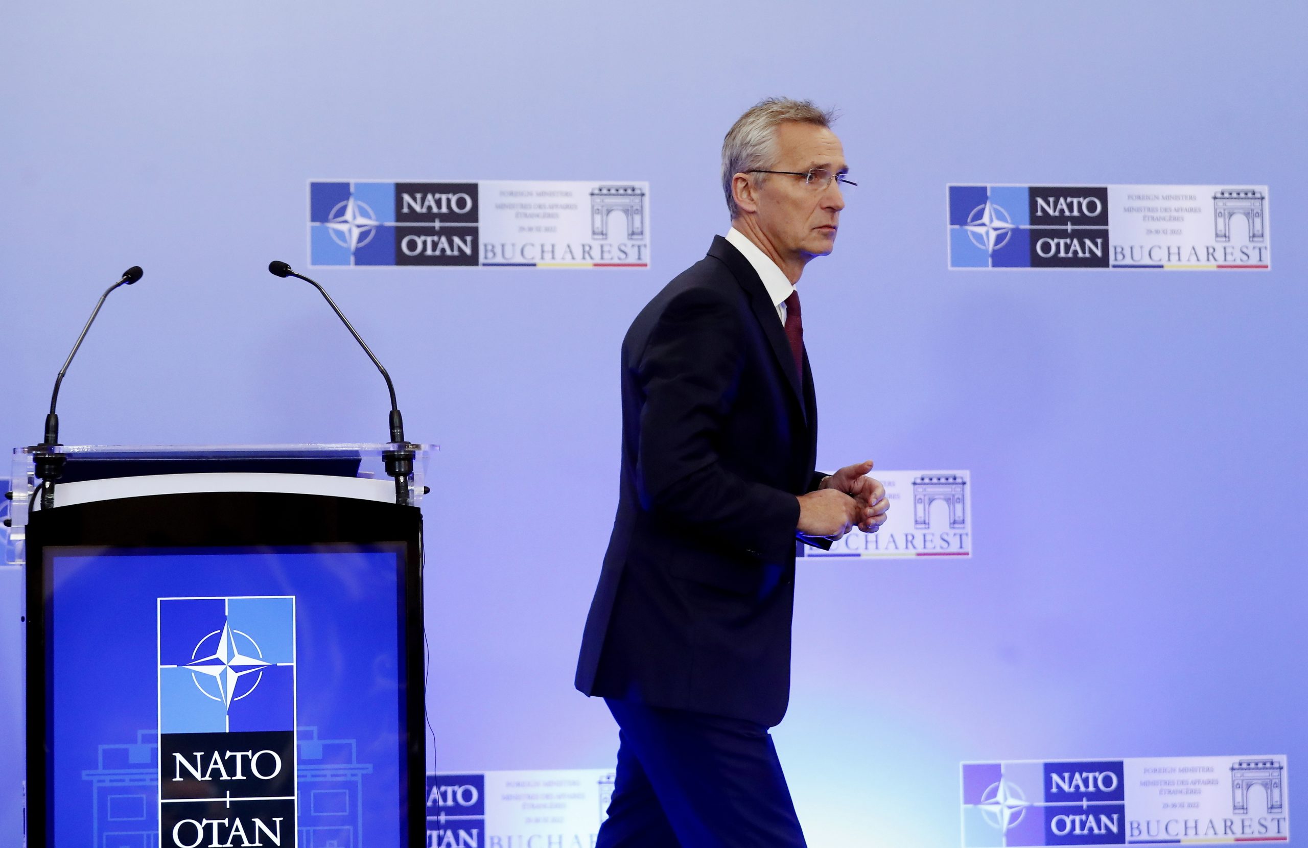 NATO reúne este mês órgão máximo militar e convida Suécia e Finlândia