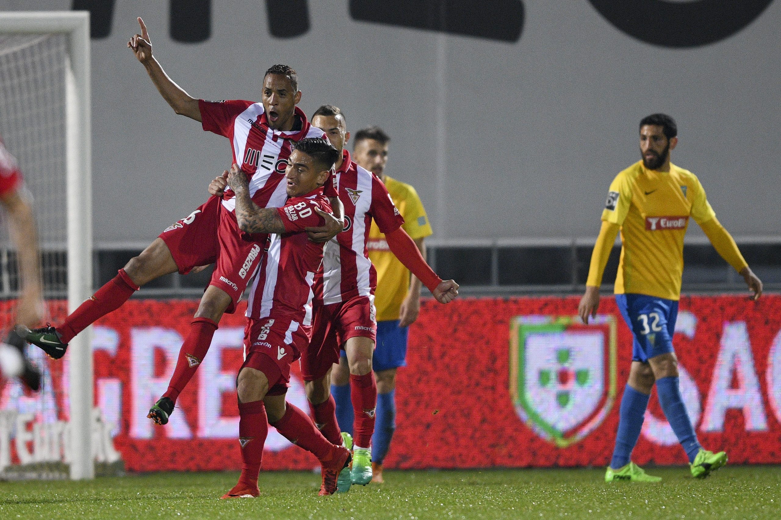 Desportivo das Aves vence Estoril Praia