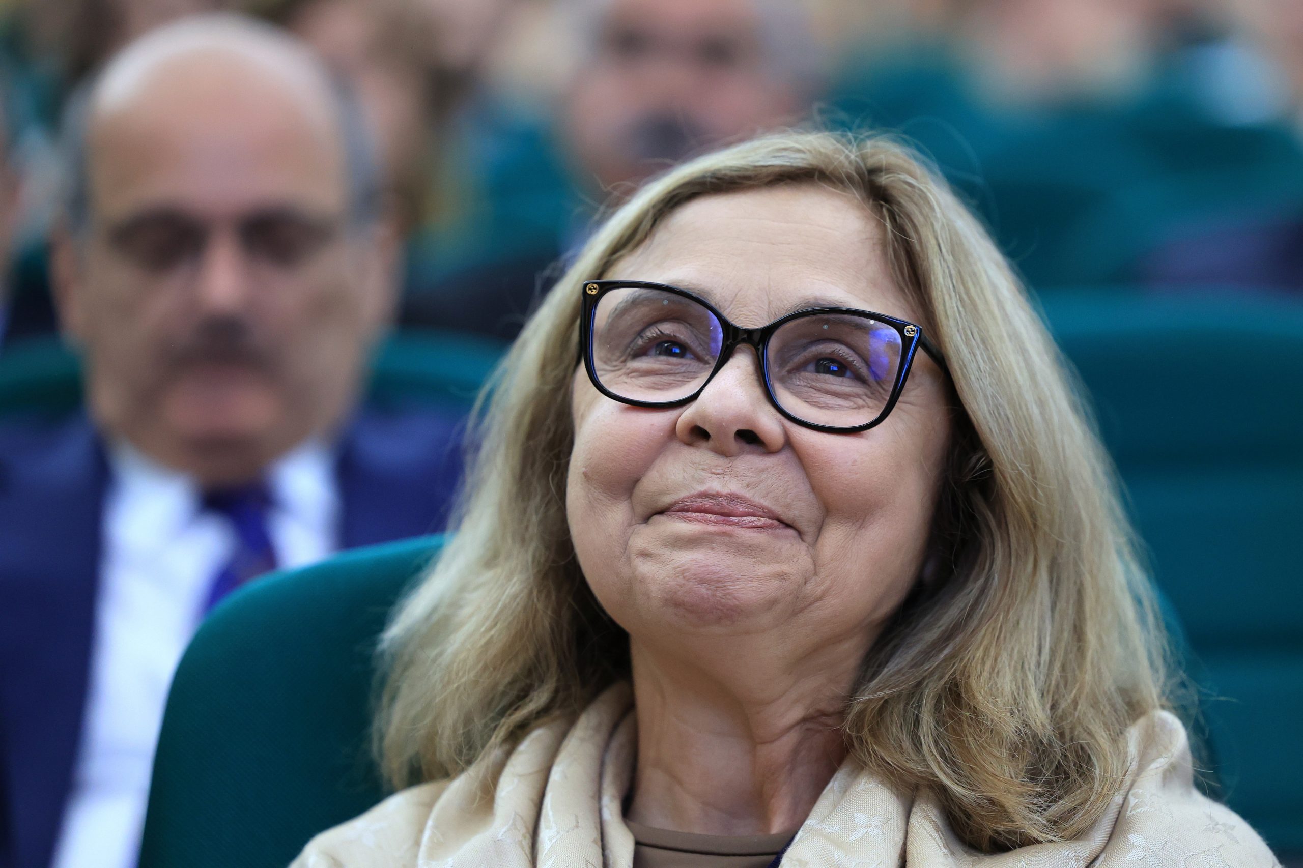 Ministra diz que solução para a Saúde não passa apenas “por encerramentos ou concentrações”