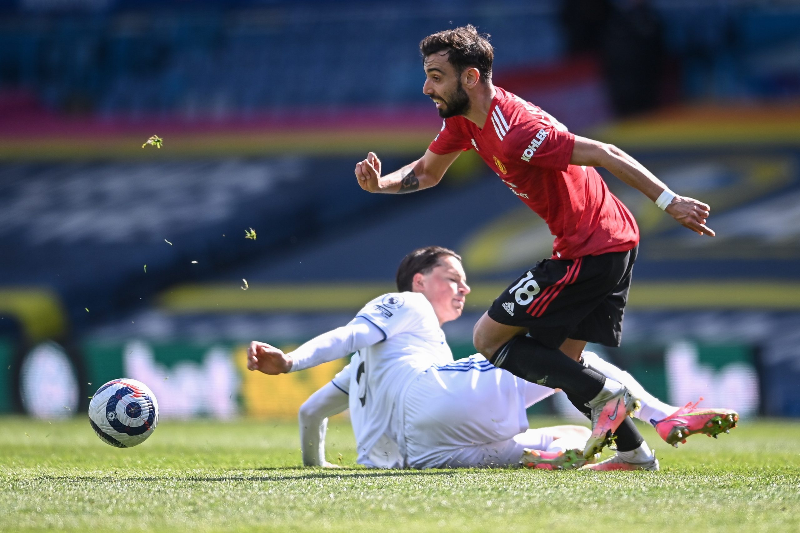 Manchester United fica-se pelo ‘nulo’ em Leeds e pode ver Leicester aproximar-se