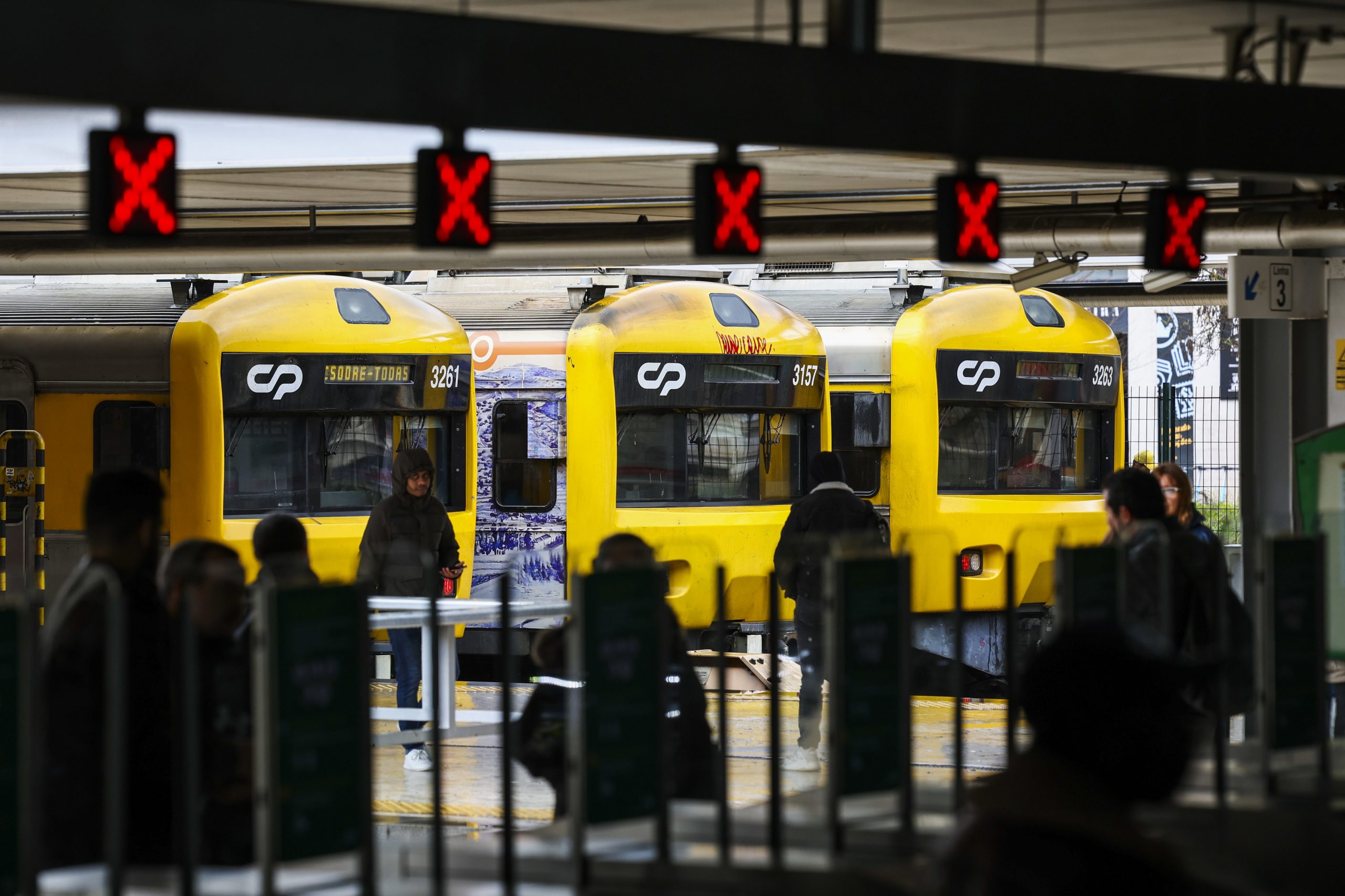 Circulação de comboios entre Cais do Sodré e Algés condicionada de 21 a 23 de novembro