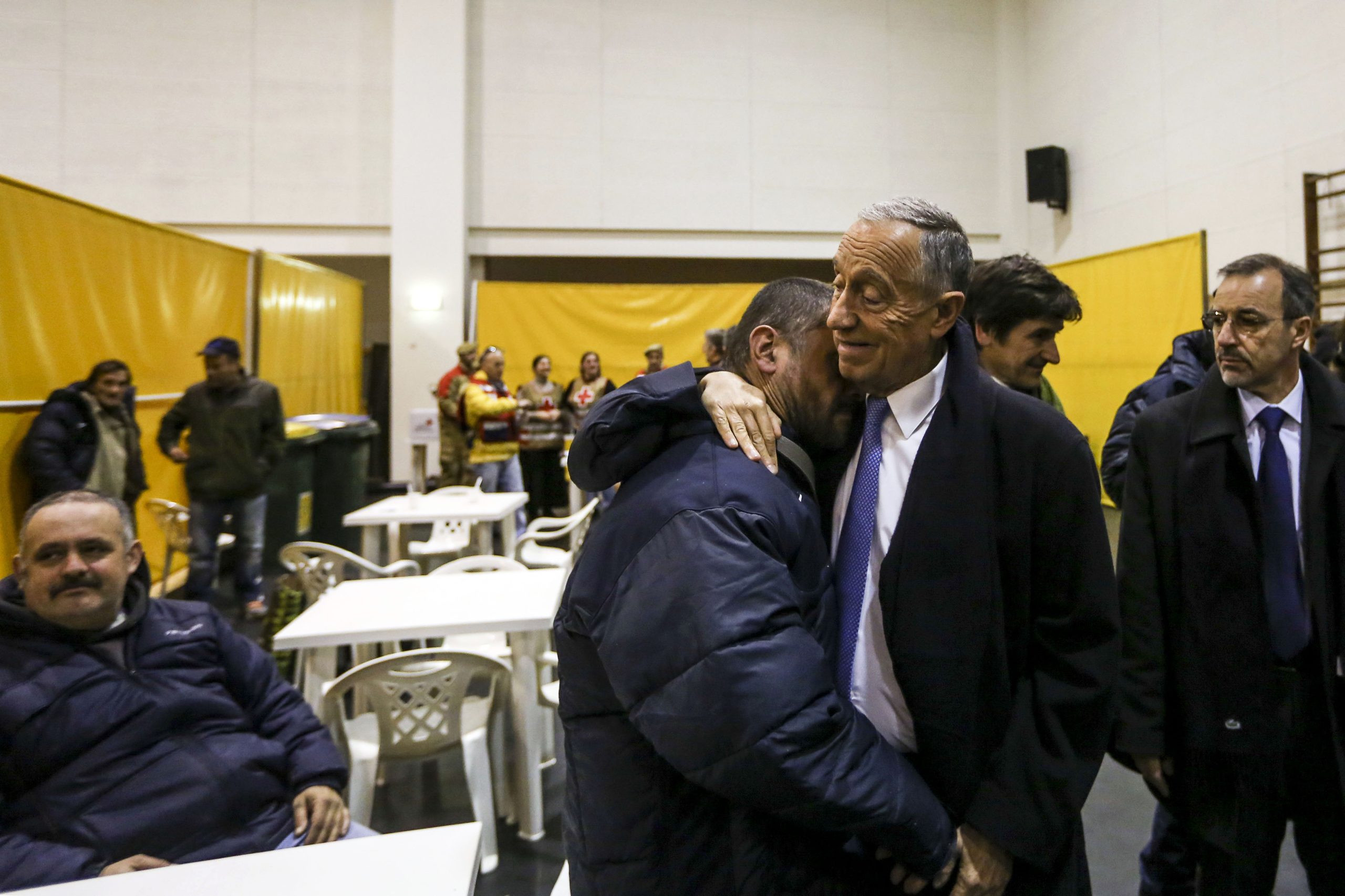 Marcelo diz que problema dos sem-abrigo não pode “esperar pela aceleração do crescimento”