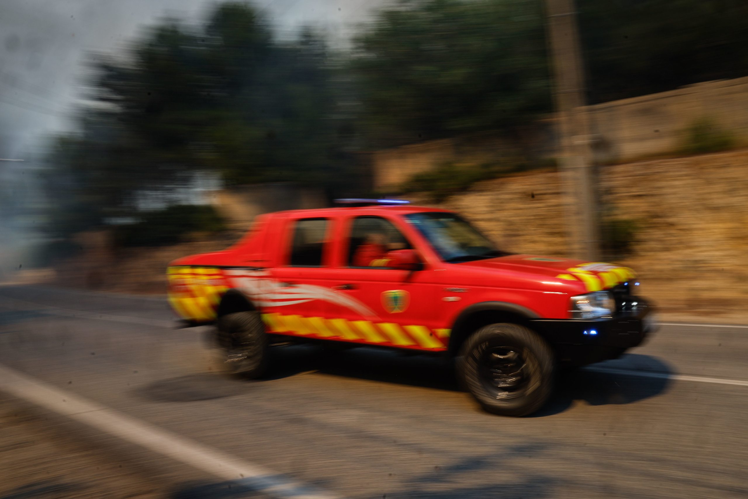 Incêndio em Óbidos controlado: 10 desalojados e cinco bombeiros com ferimentos ligeiros