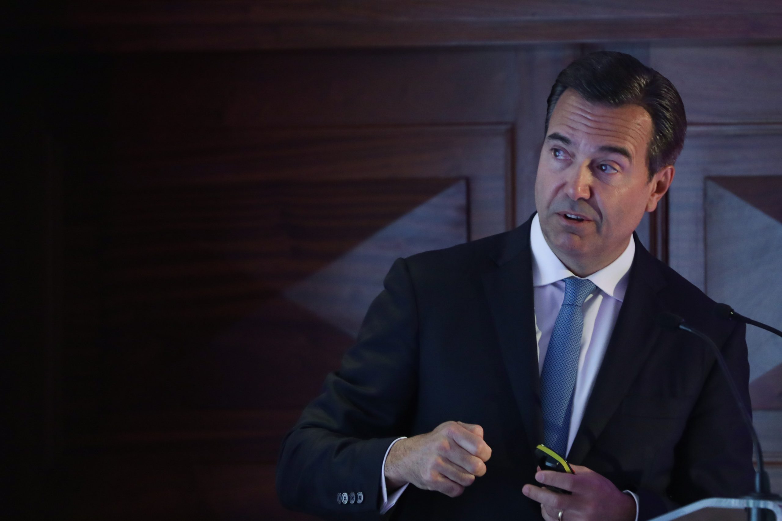 António Horta Osório sai do Credit Suisse após quebrar regras anti-covid-19