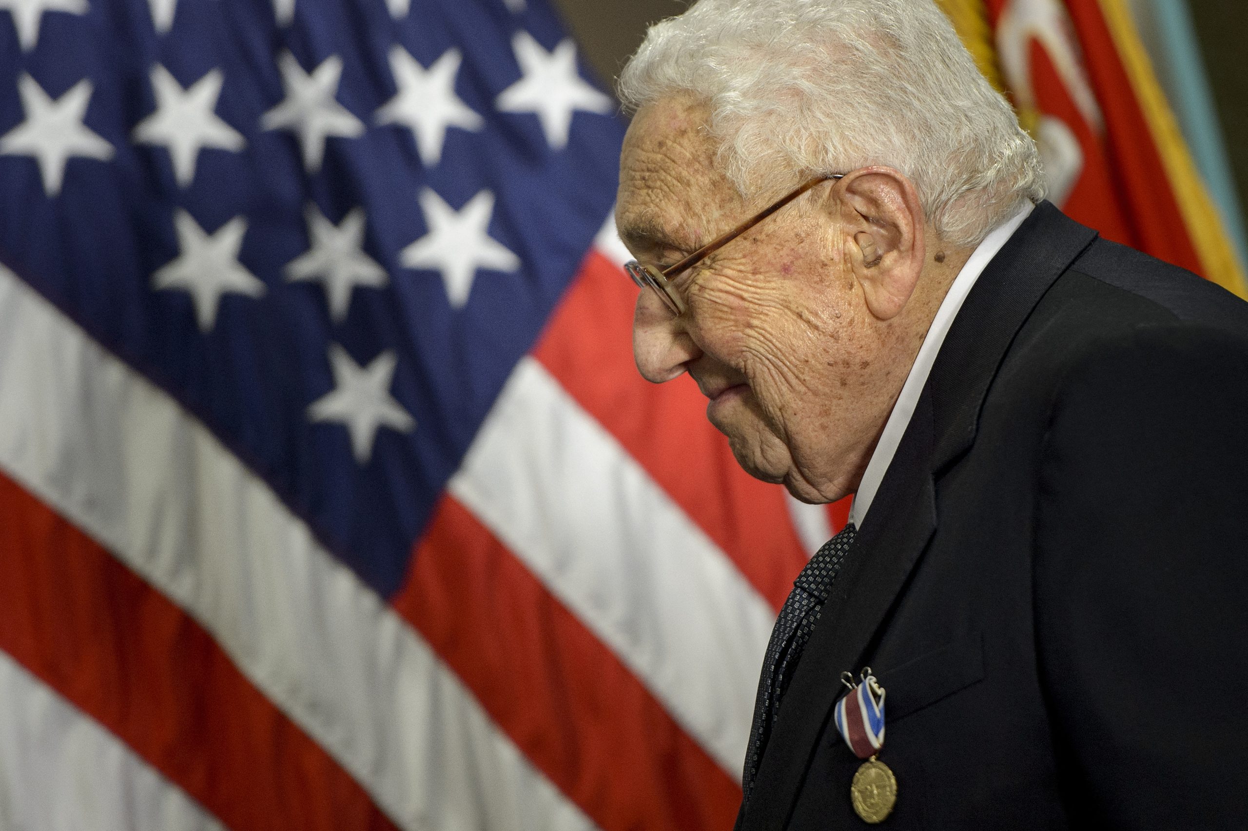 Kissinger, o diplomata que deu Portugal “perdido para os comunistas” e errou