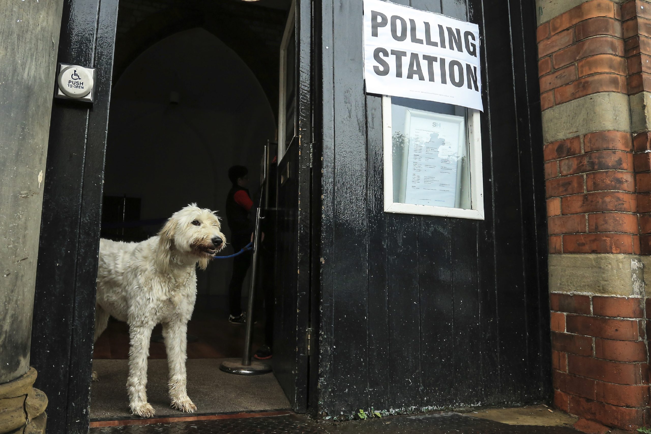 Em dia de eleições, criatividade não falta aos britânicos. Ora veja