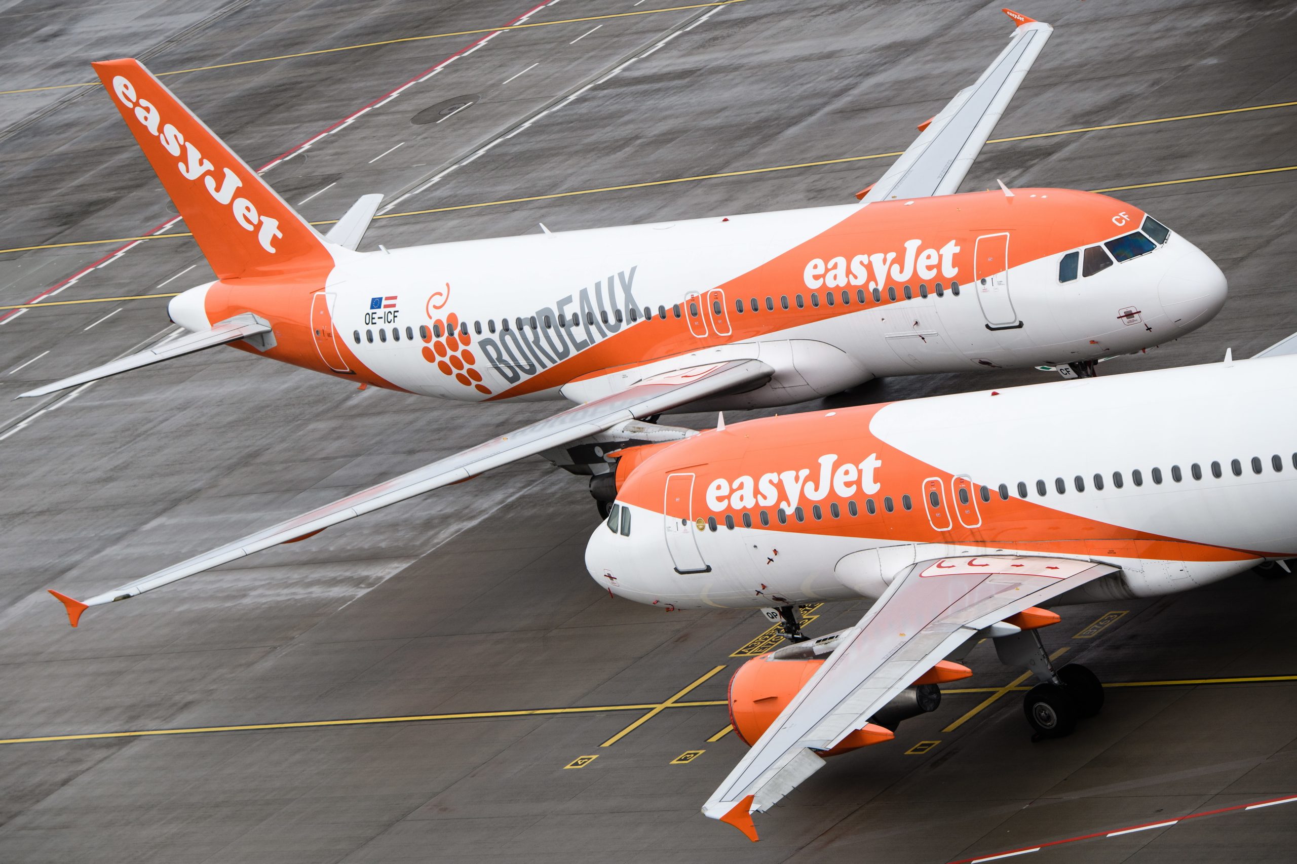 EasyJet revê em alta lucro esperado de 2023 devido a aumento de ganhos e forte procura