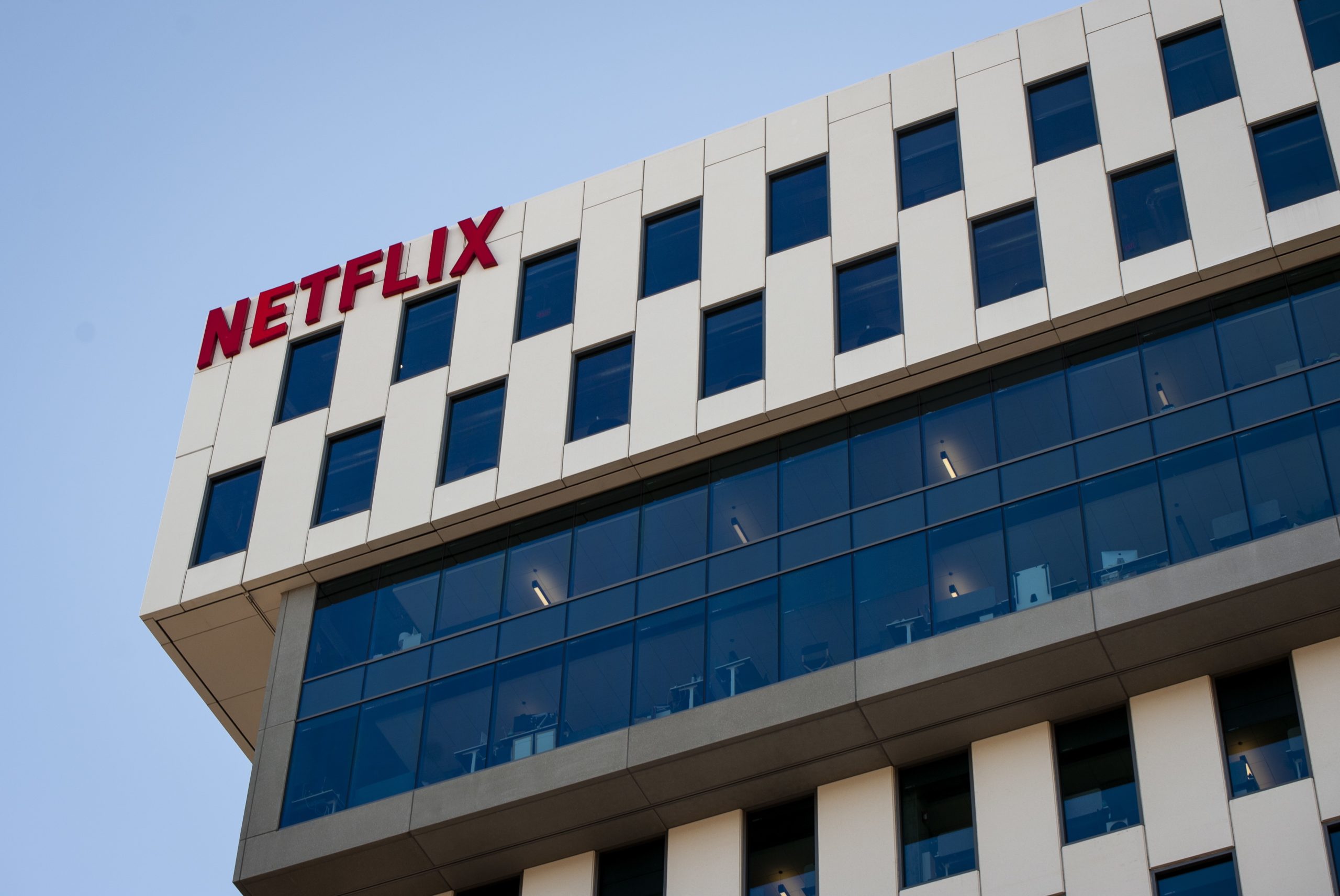 Netflix vai a Glória do Ribatejo para o primeiro original português do serviço: um ‘thriller’ durante a Guerra Fria, produzido pela SPi com a RTP