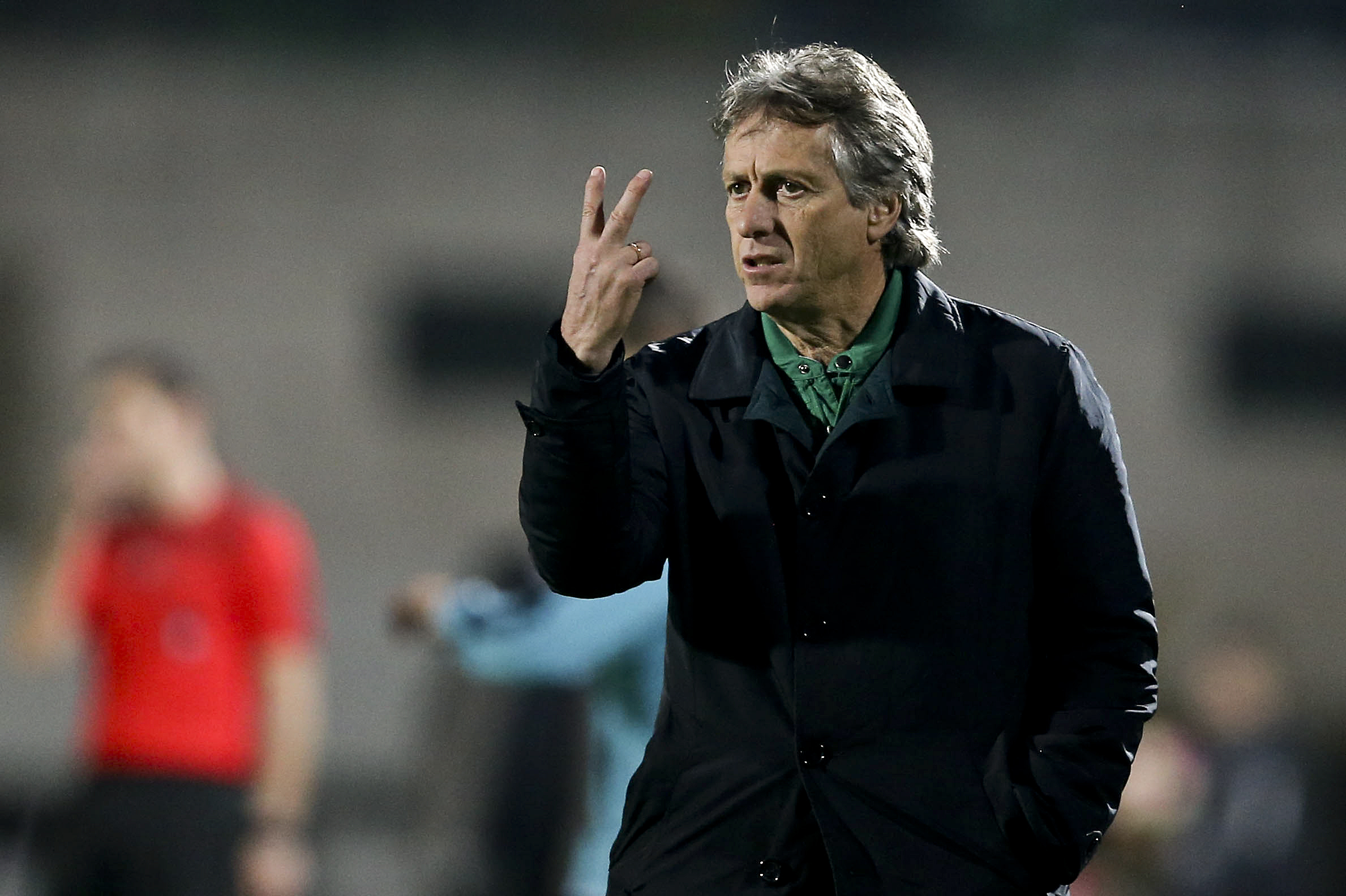Jorge Jesus: “Não estamos a ganhar porque não nos deixam”