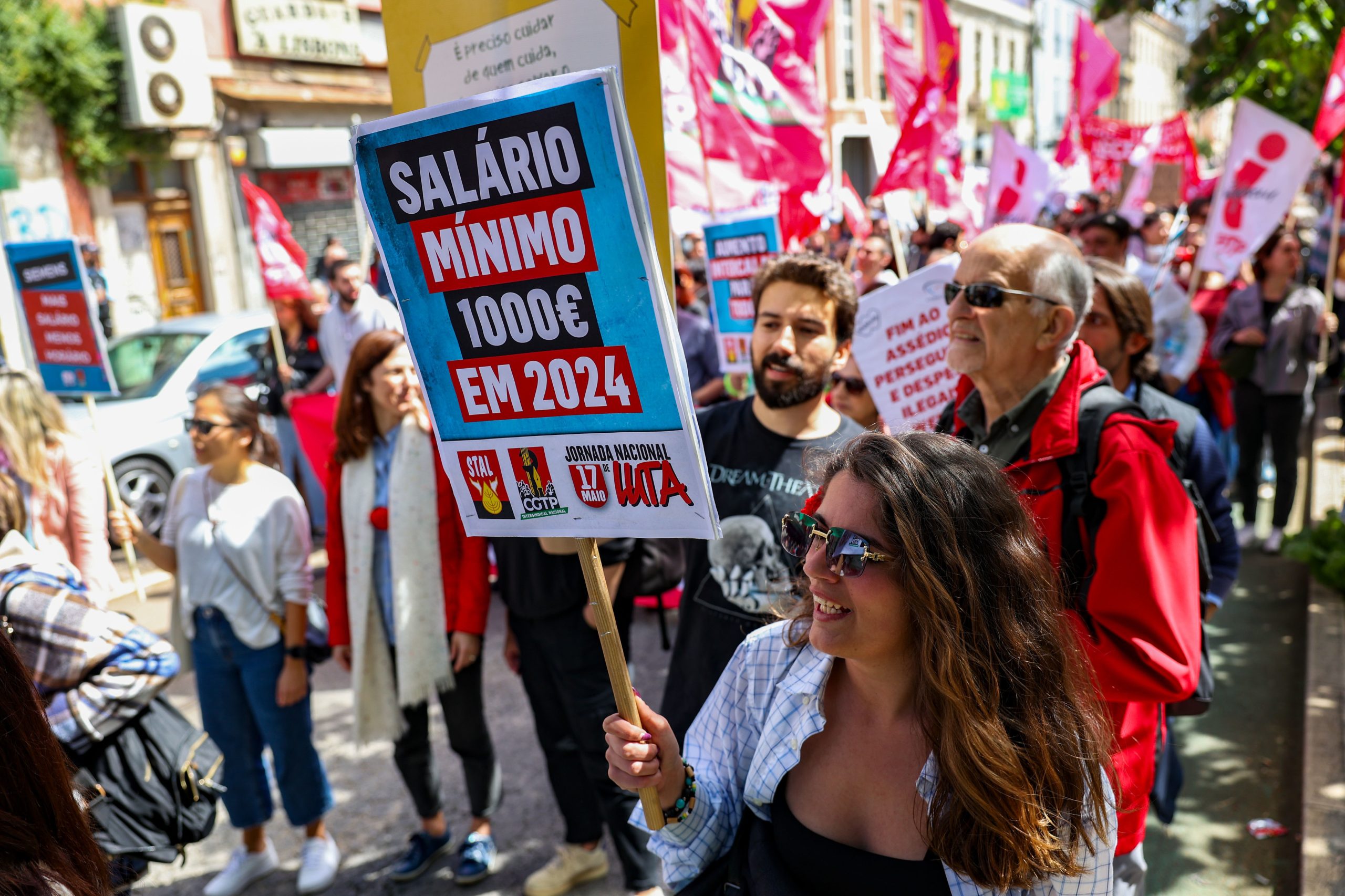 1.º de Maio. Comemoração do dia do Trabalhador junta milhares de pessoas frente à Fonte Luminosa, em Lisboa