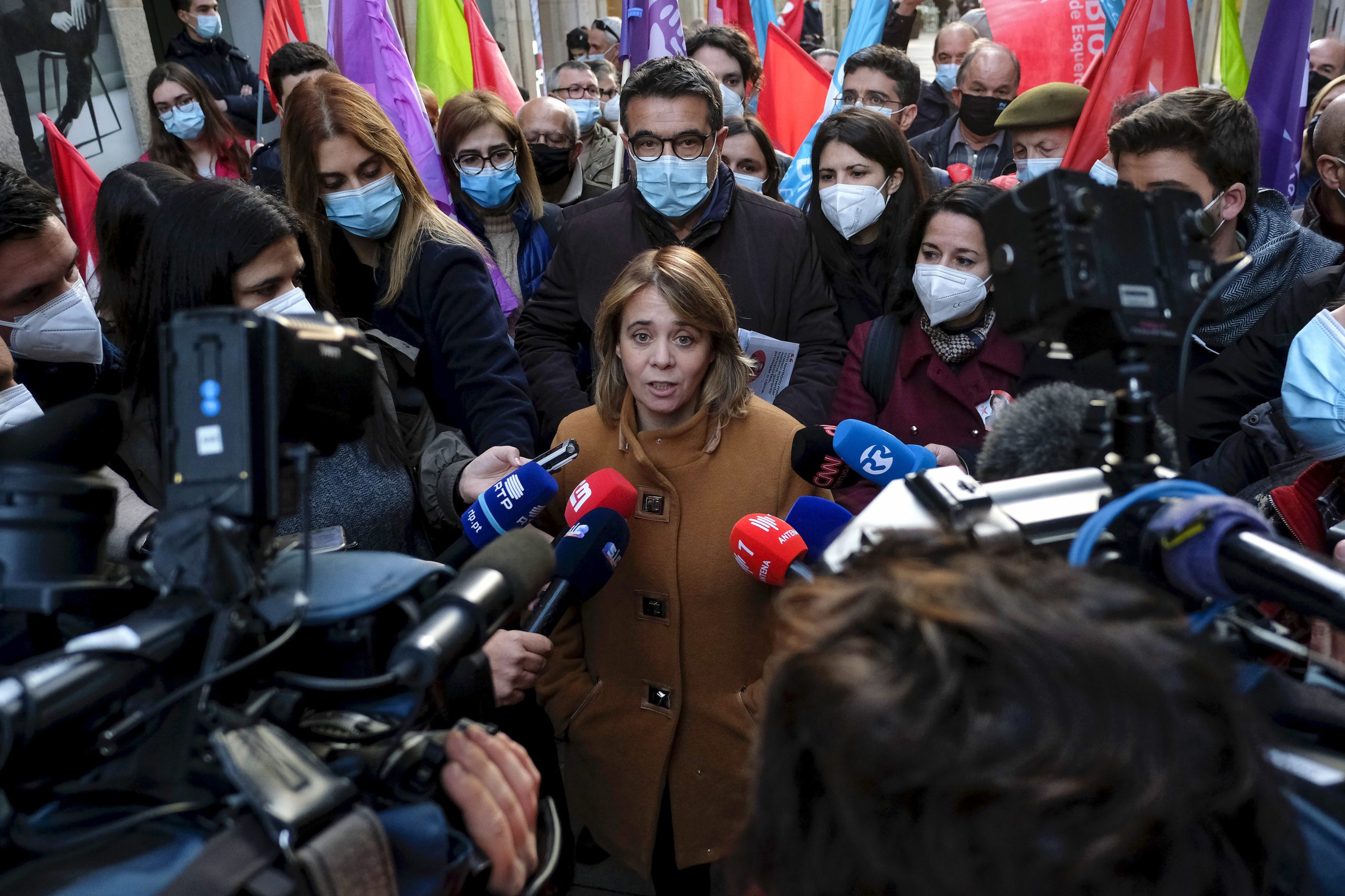 Catarina Martins acusa PSD de esconder programa que maioria popular não apoiaria
