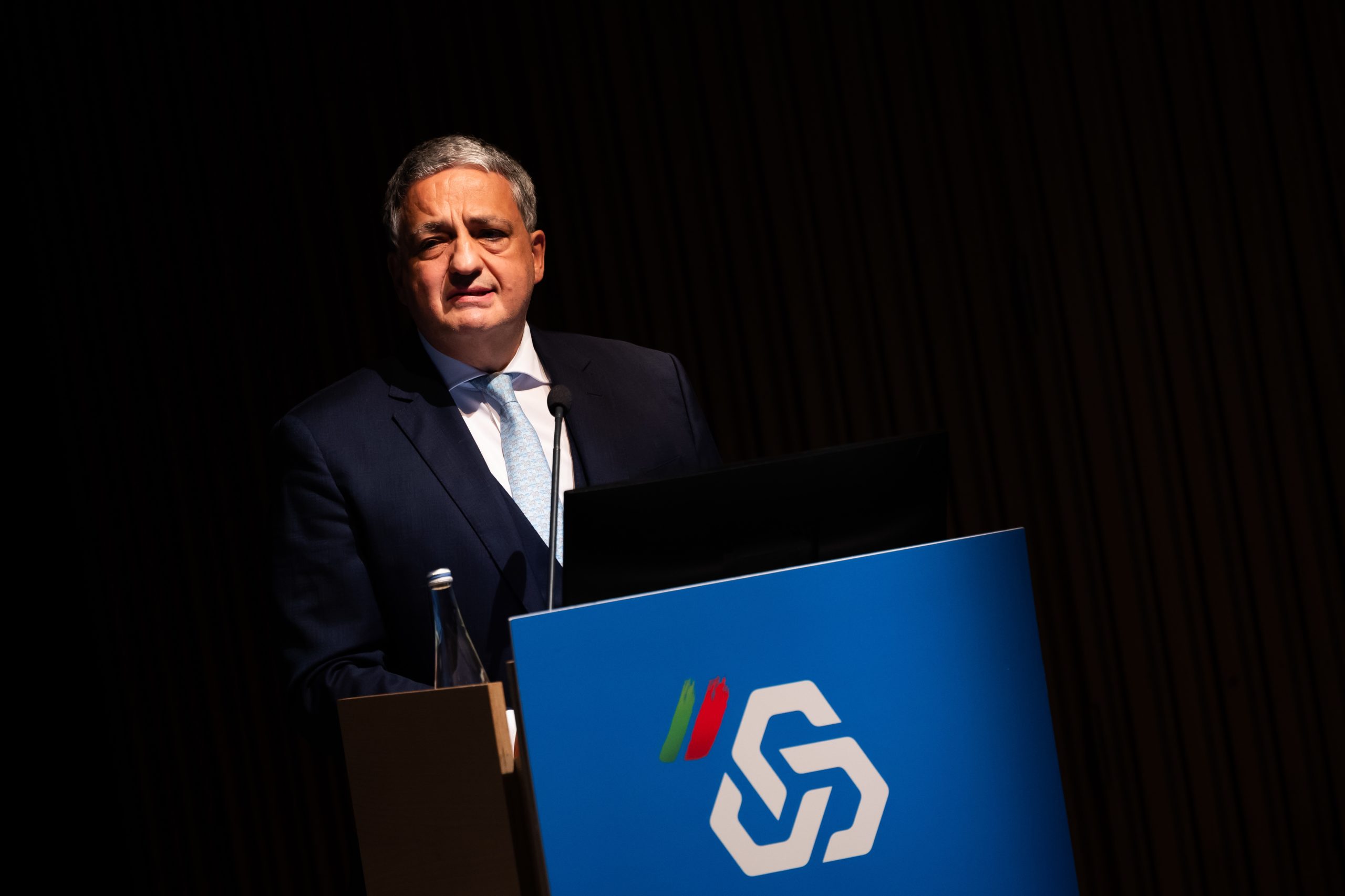 CGD teria “imediamente parte estrangeira” se fosse privatizada, garante Paulo Macedo