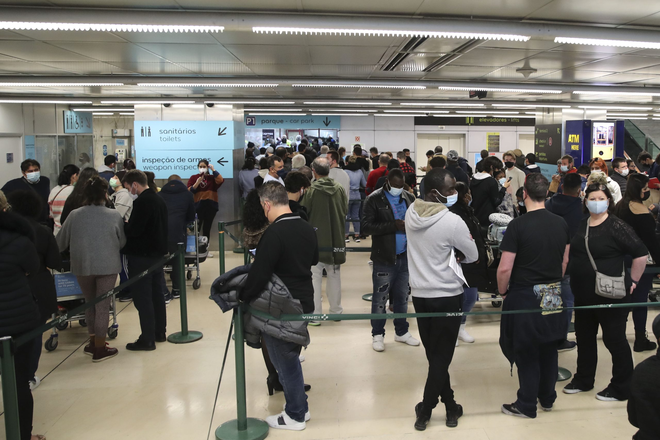 Quase 100 voos cancelados em Lisboa e Porto devido à greve