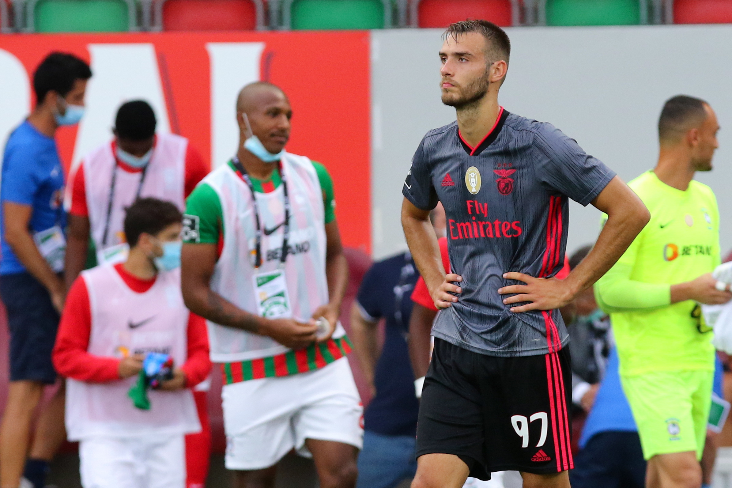 Benfica cede português Ferro ao Valência até final da época