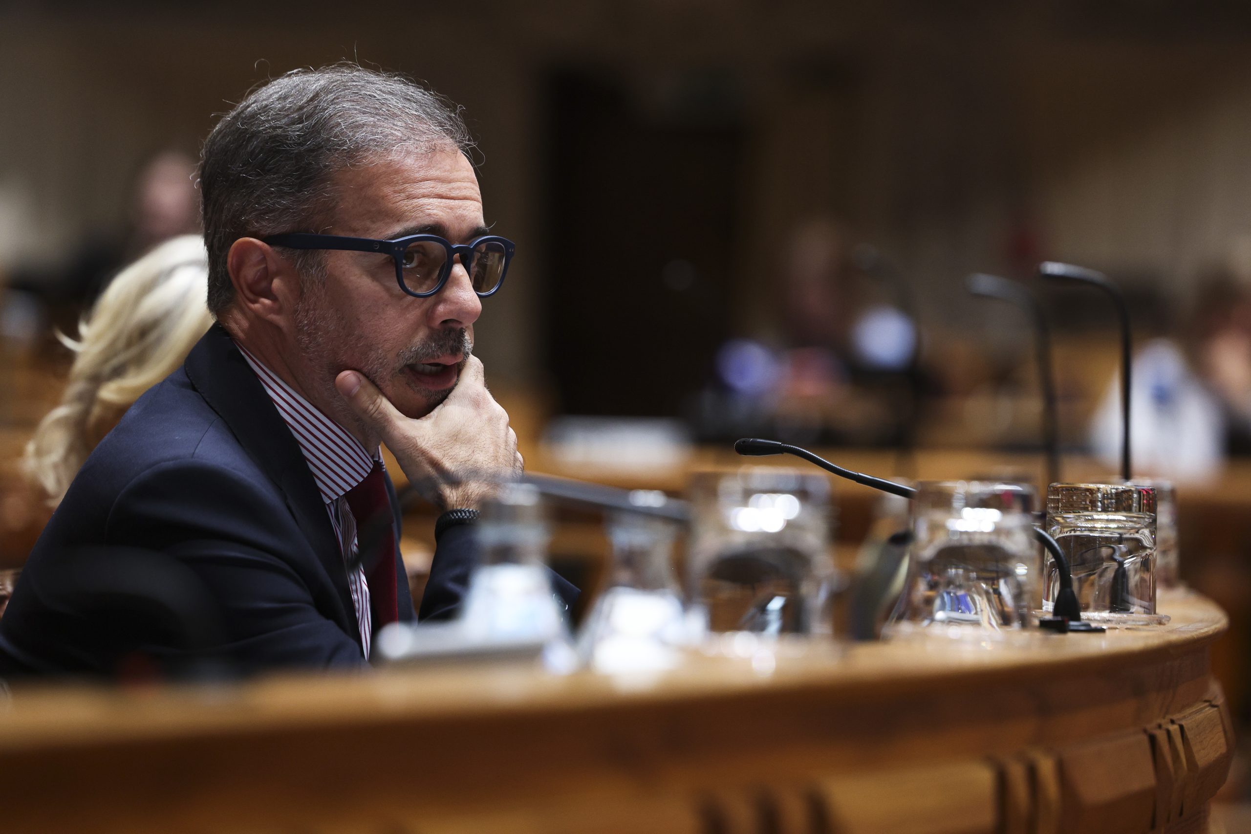 Governo preocupado com dona da Visão, mas garante não injetar dinheiro