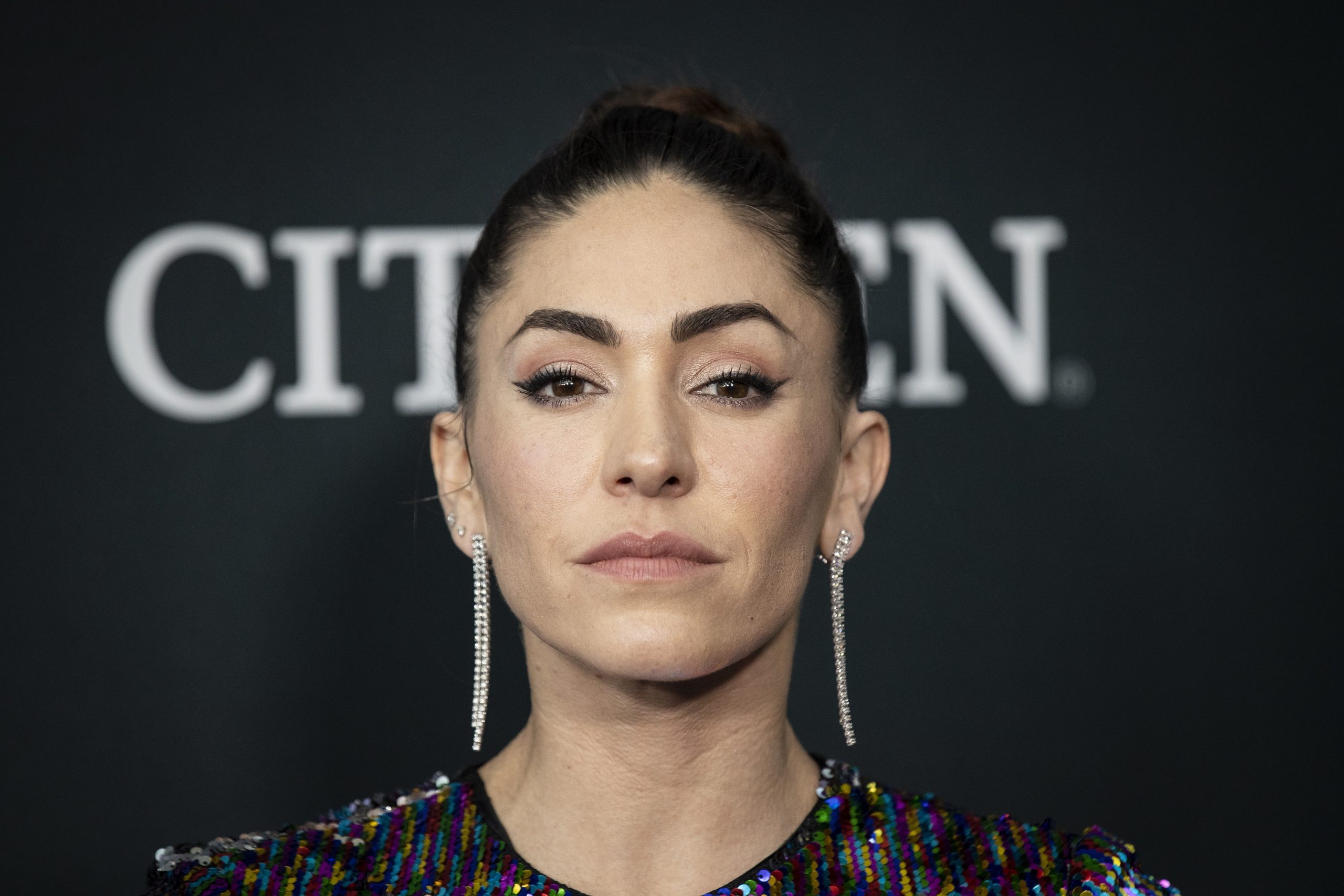 Atriz de “Agents of S.H.I.E.L.D.” diz que série integra aspetos que refletem realidade