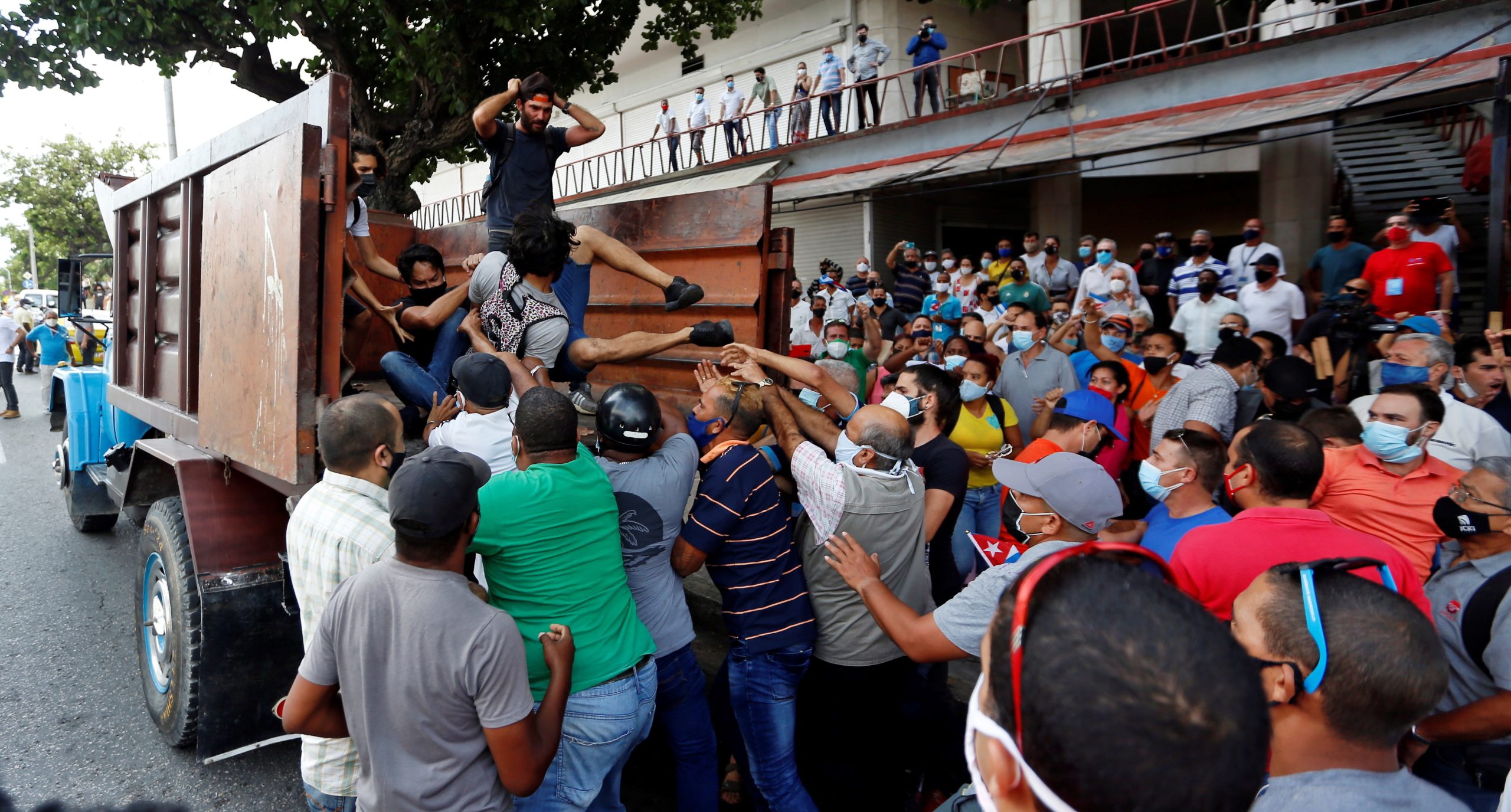 Maioria das redes sociais continua bloqueada em Cuba, quatro dias após protestos