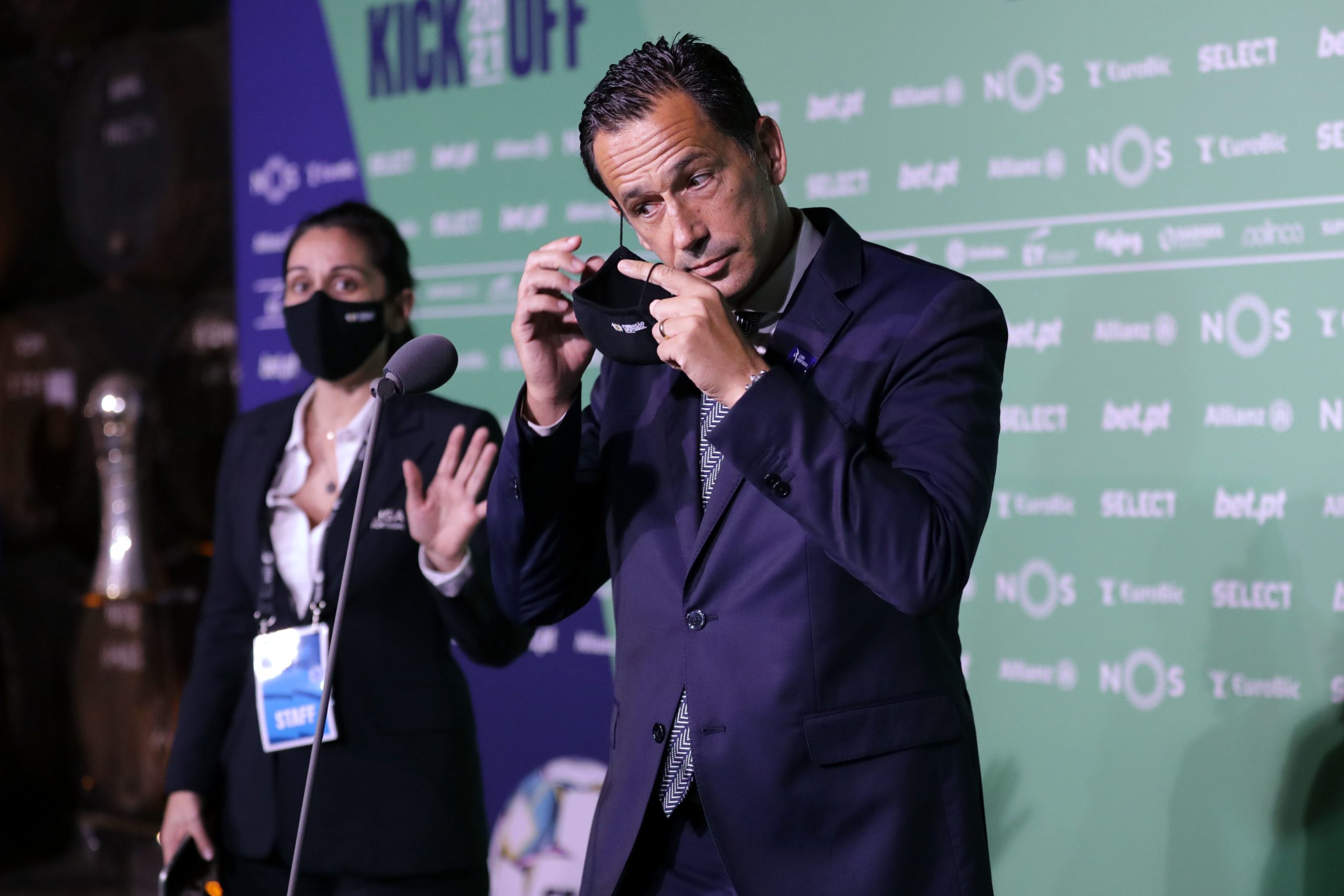 Pedro Proença congratula-se por ver atividade profissional prosseguir