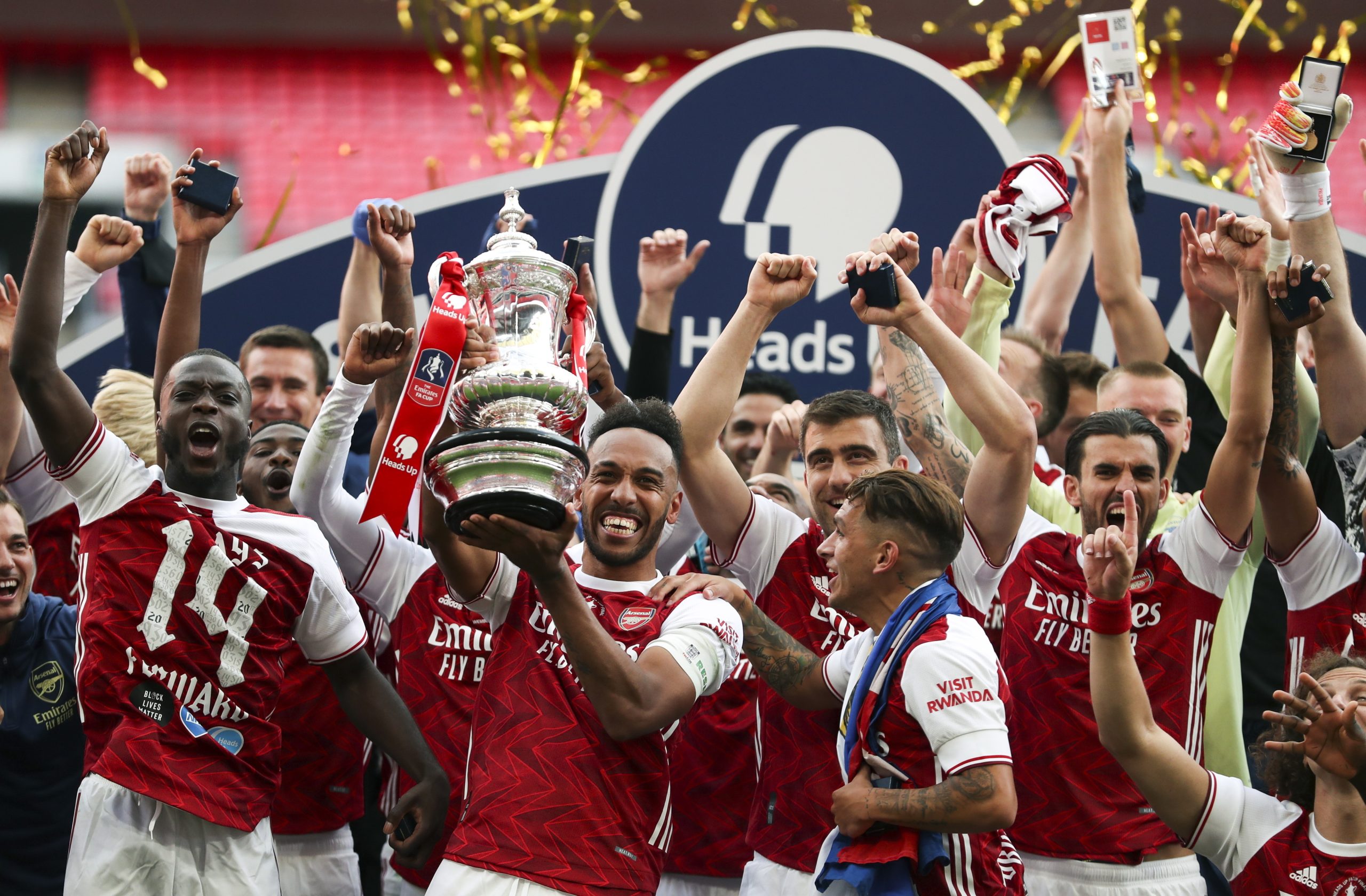 ‘Bis’ de Aubameyang dá Taça de Inglaterra ao Arsenal