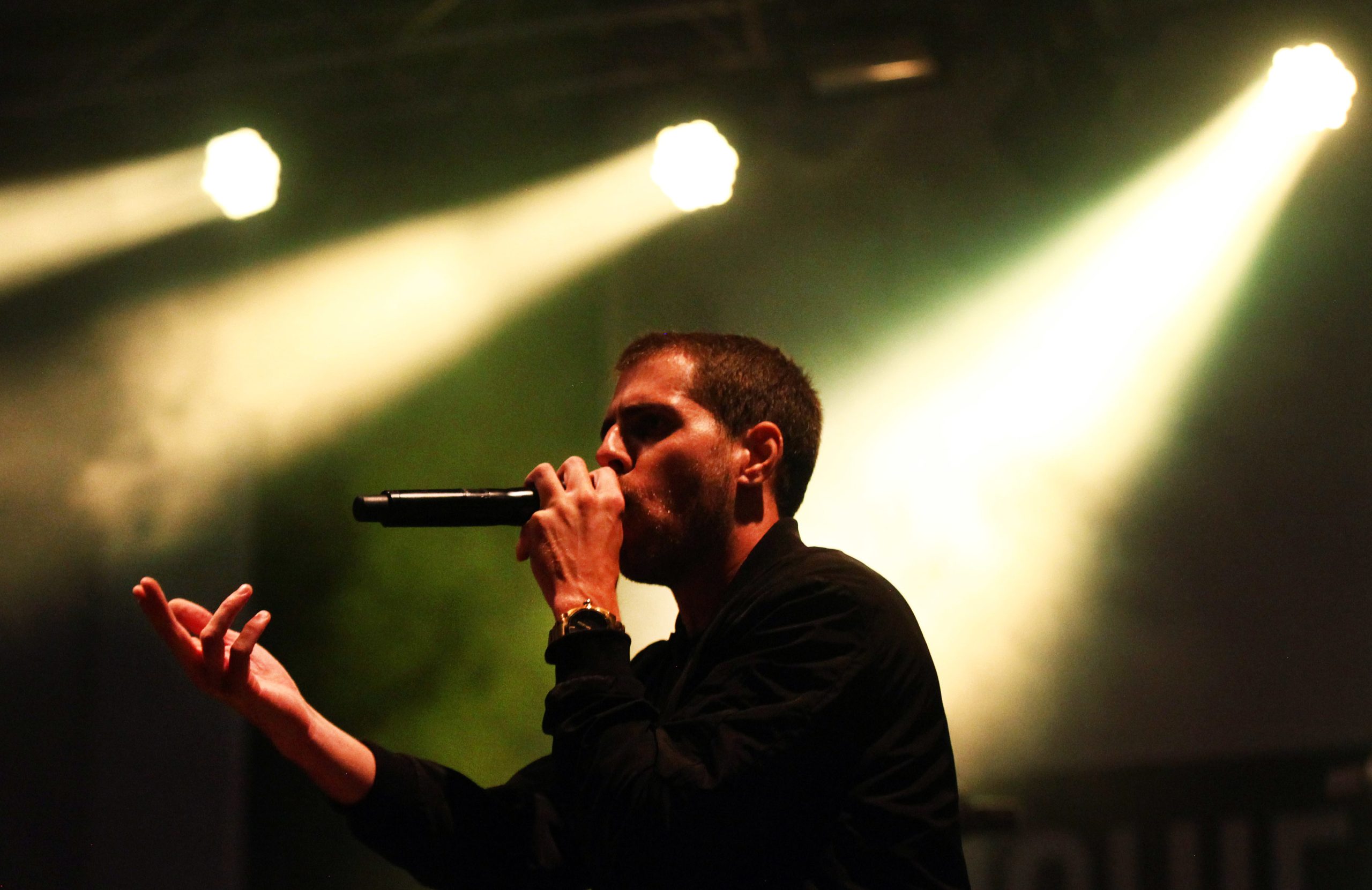 Richie Campbell e Quim Barreiros no “Enterro da Gata” de Braga