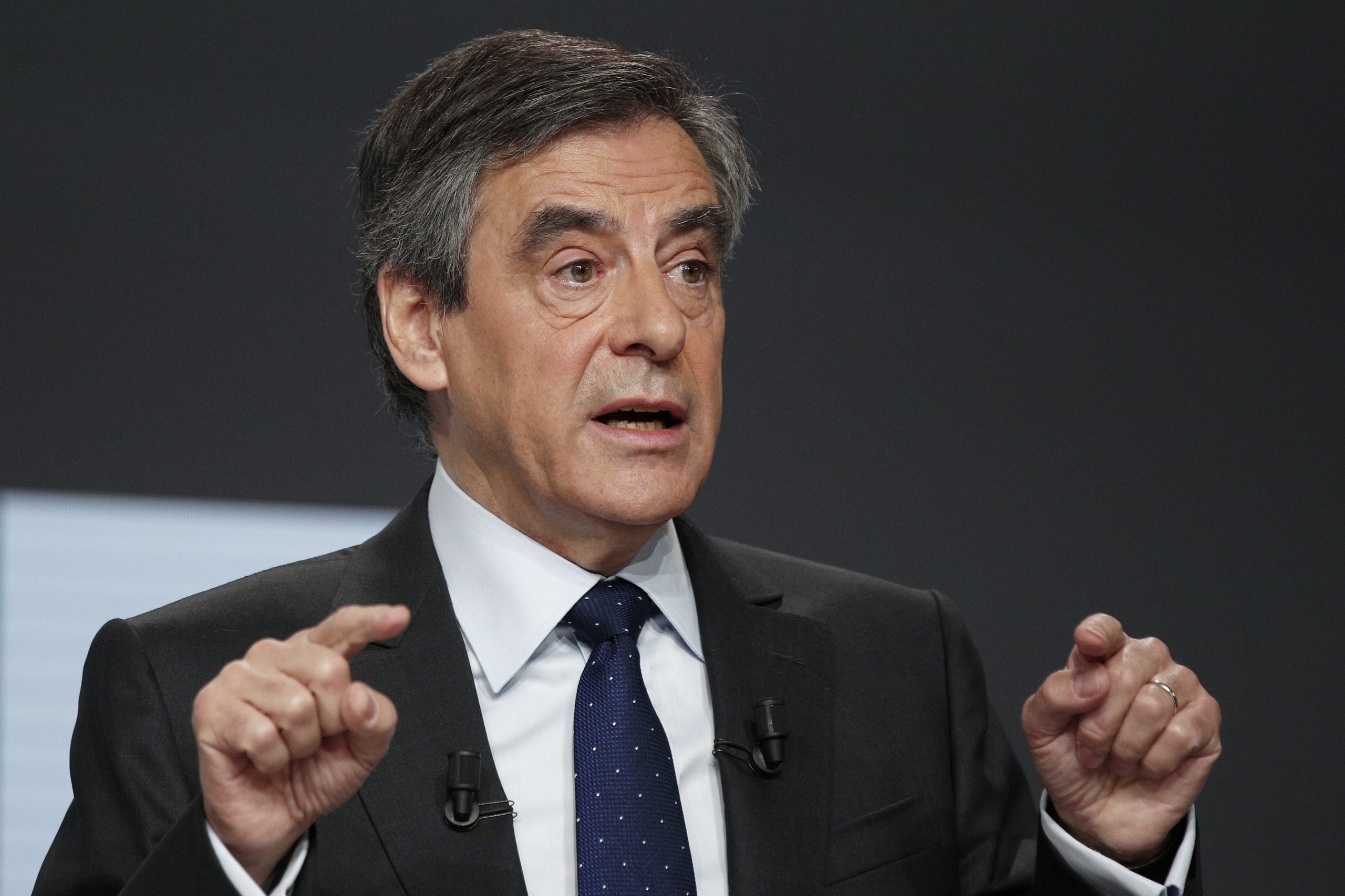 França: Fillon recupera segundo lugar nas sondagens