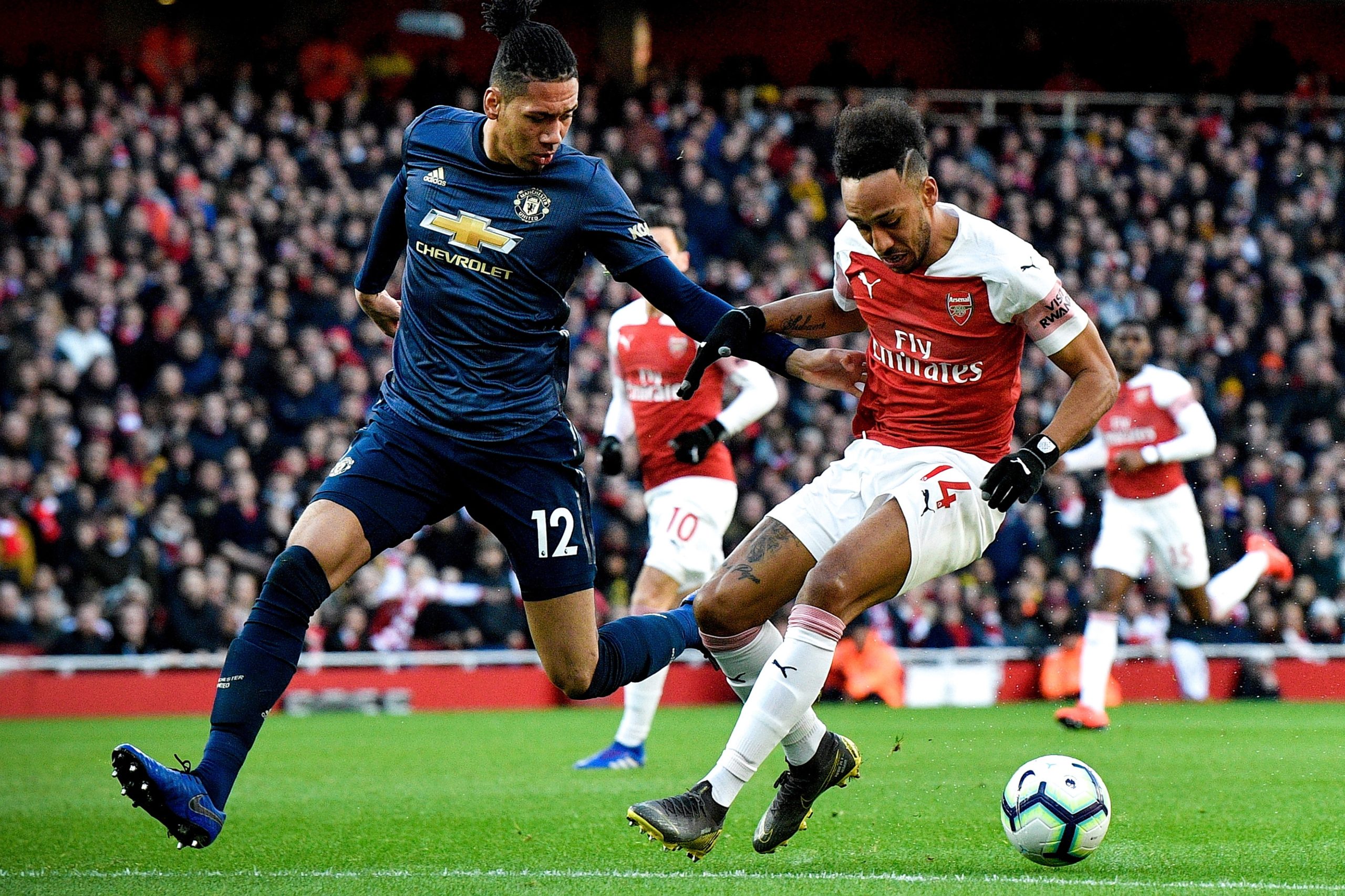 Arsenal quebra ciclo de 13 jogos sem perder do Manchester United em Inglaterra