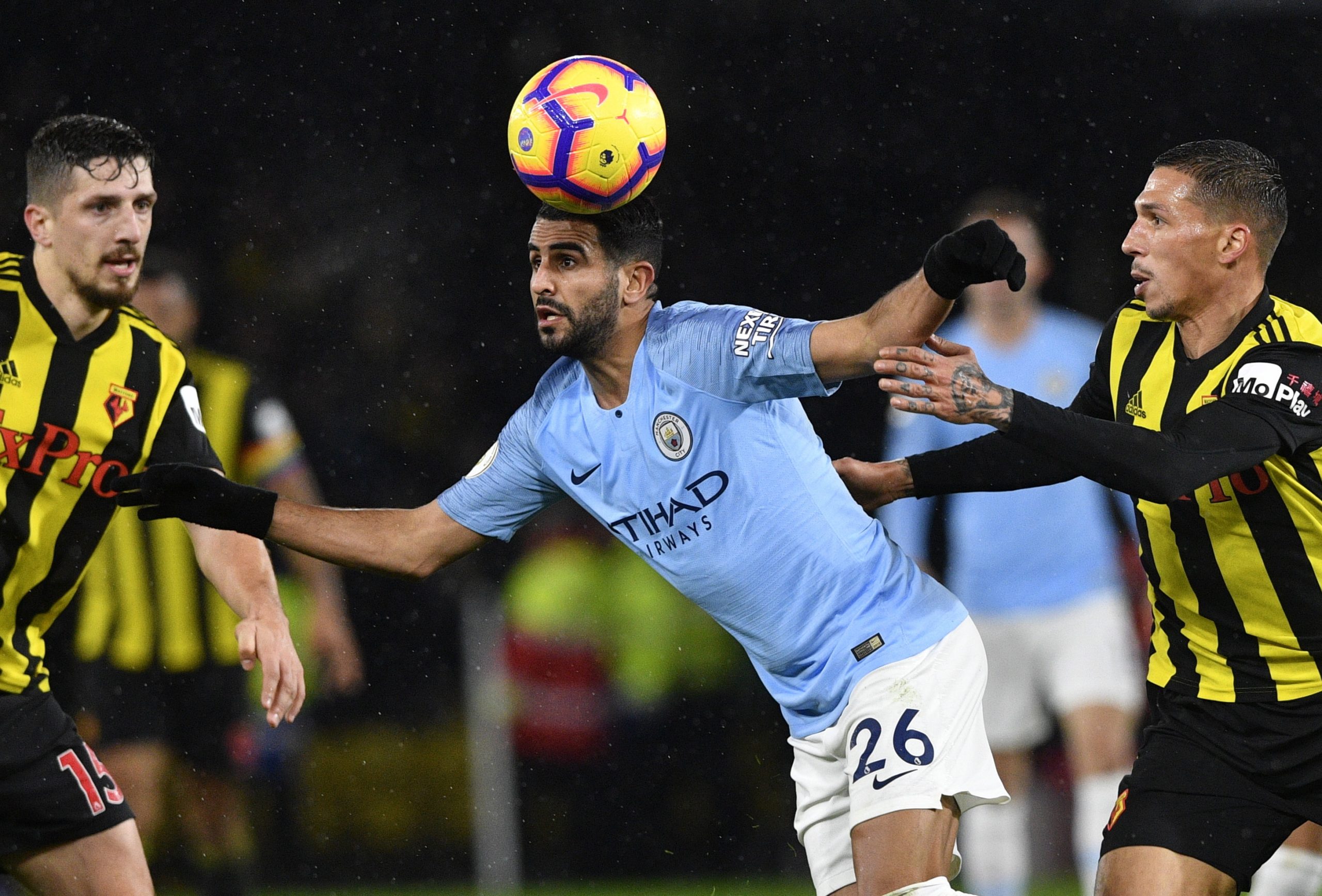 Premier League: Manchester City vence e segura liderança isolada