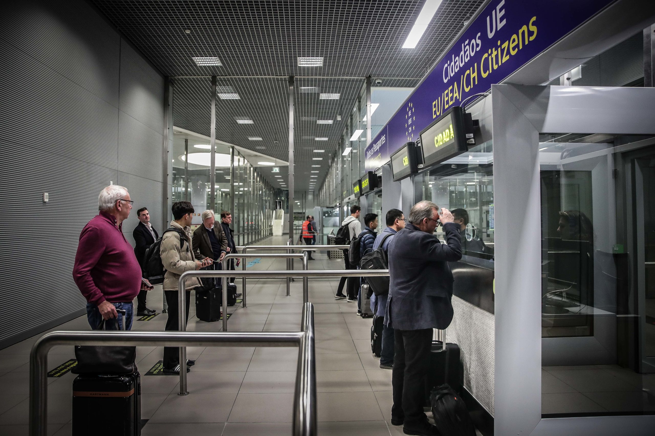 Greve de inspetores do SEF no aeroporto de Lisboacom adesão acima de 90%