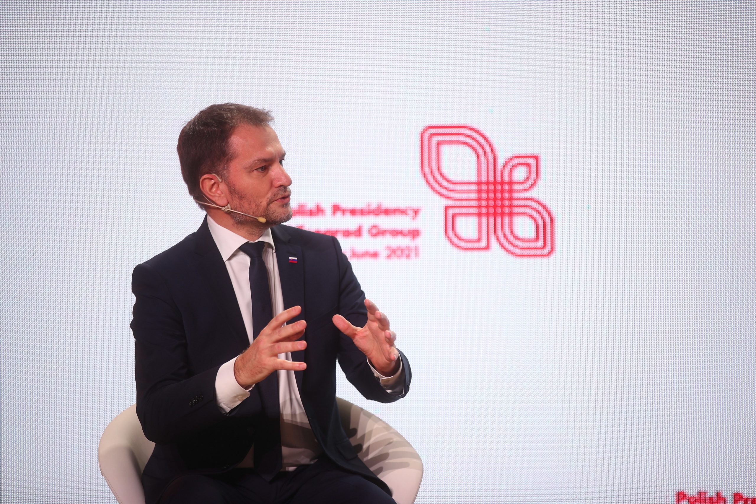 Primeiro-ministro eslovaco troca de cargo com o ministro das Finanças (por causa da vacina russa)