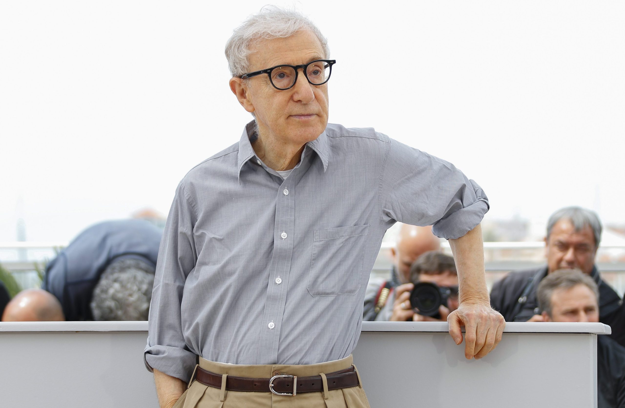 Depois das críticas e das recusas, a biografia de Woody Allen está nas bancas — e chega hoje às livrarias portuguesas