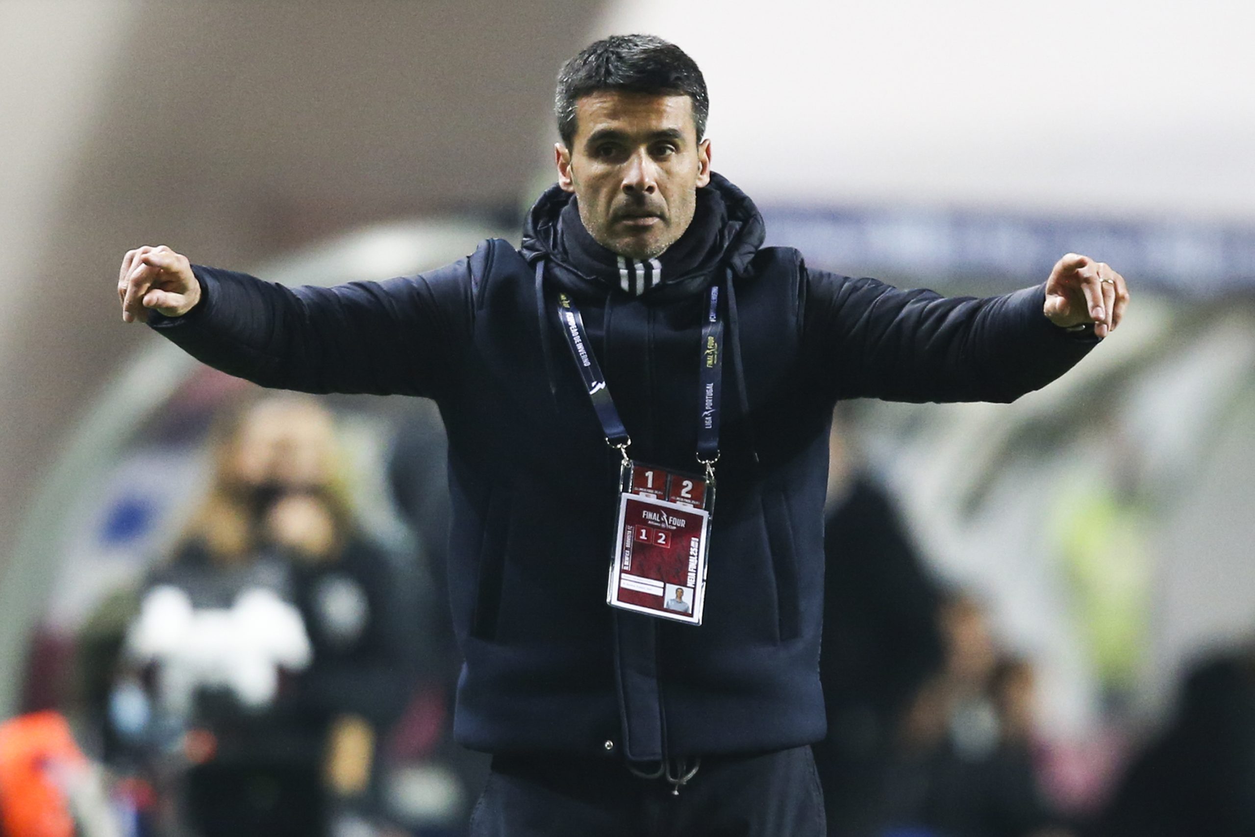 Veríssimo revela confiança total no plantel do Benfica após fecho do mercado