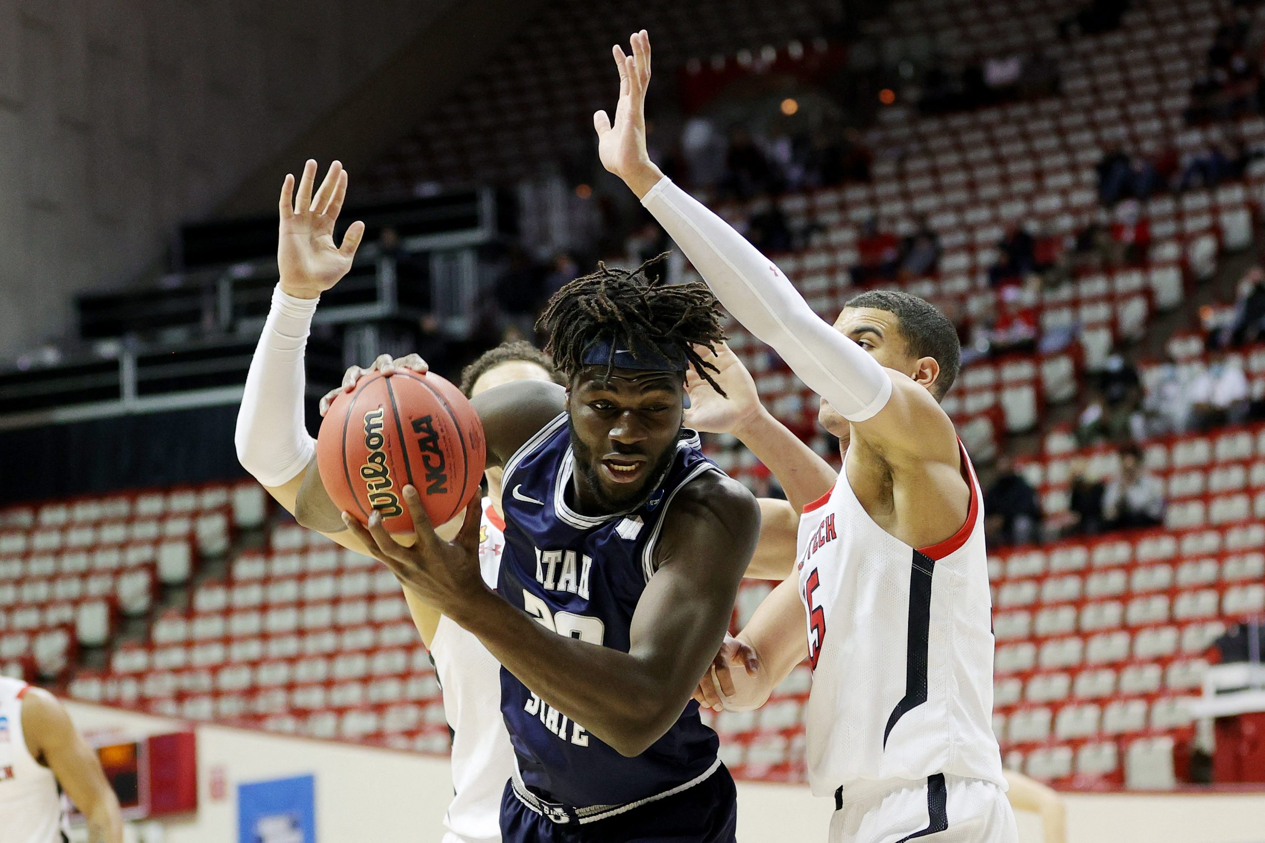 Basquetebolista português Neemias Queta declara-se para o ‘draft’ da NBA de 2021