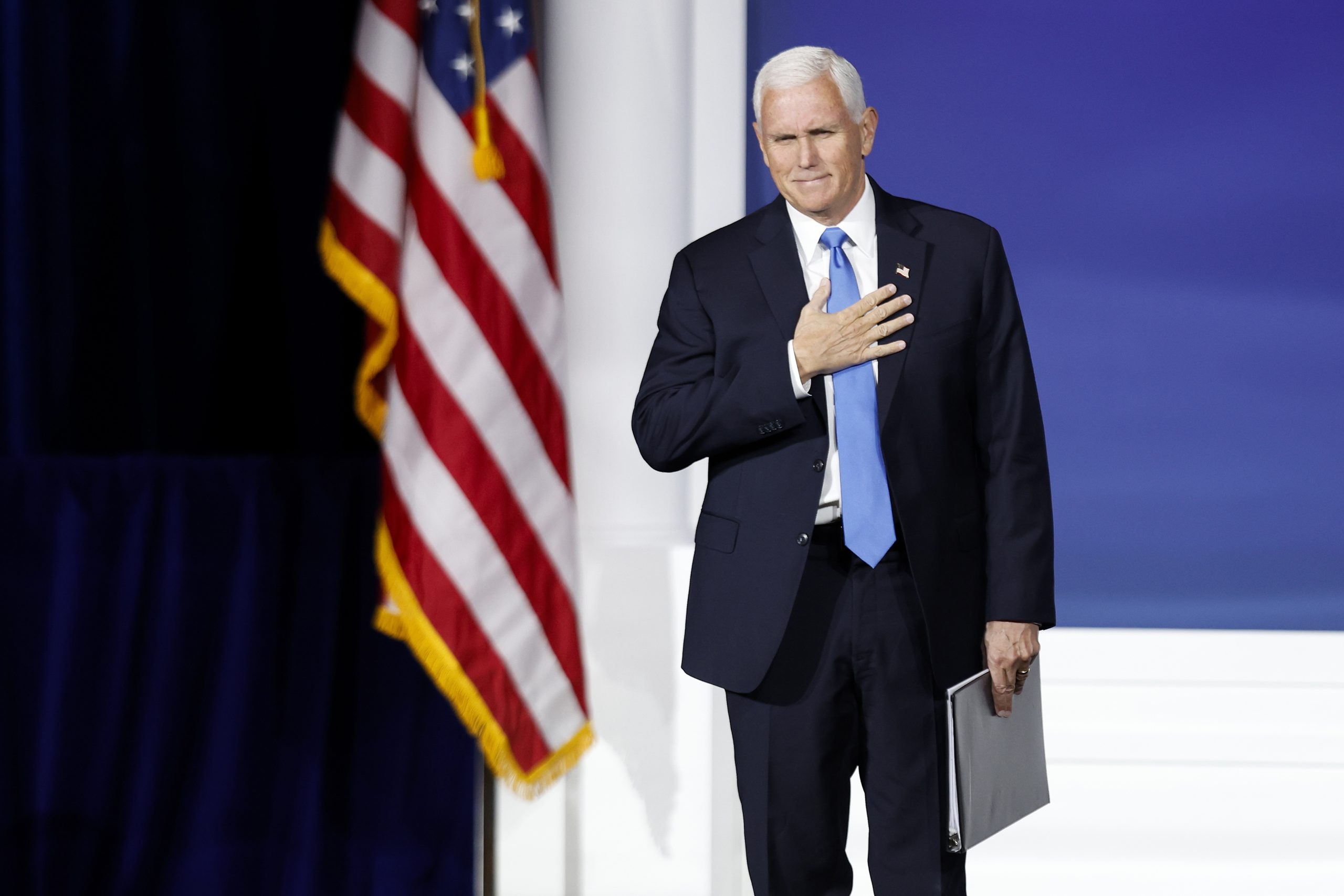 Republicano Mike Pence desiste de campanha para presidência dos EUA